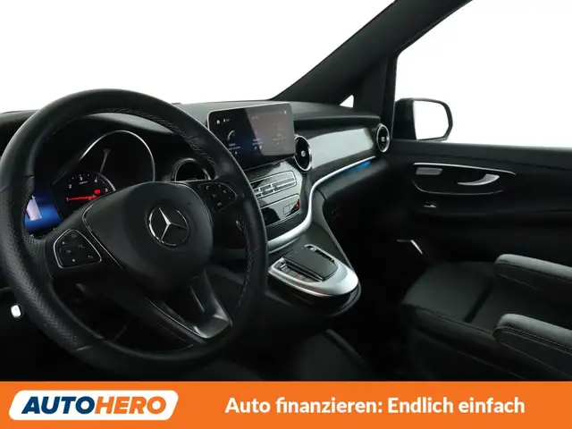 Mercedes-Benz V-Class view 11