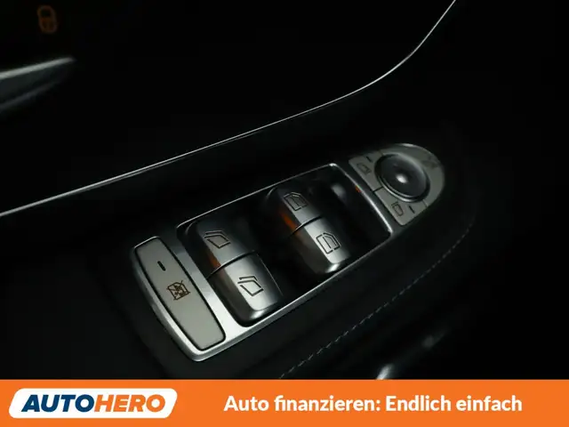 Mercedes-Benz V-Class view 25