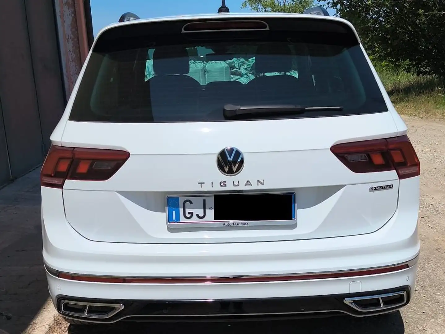 Volkswagen Tiguan Tiguan II 2021 2.0 tdi R-Line 4motion 200cv dsg Bianco - 2