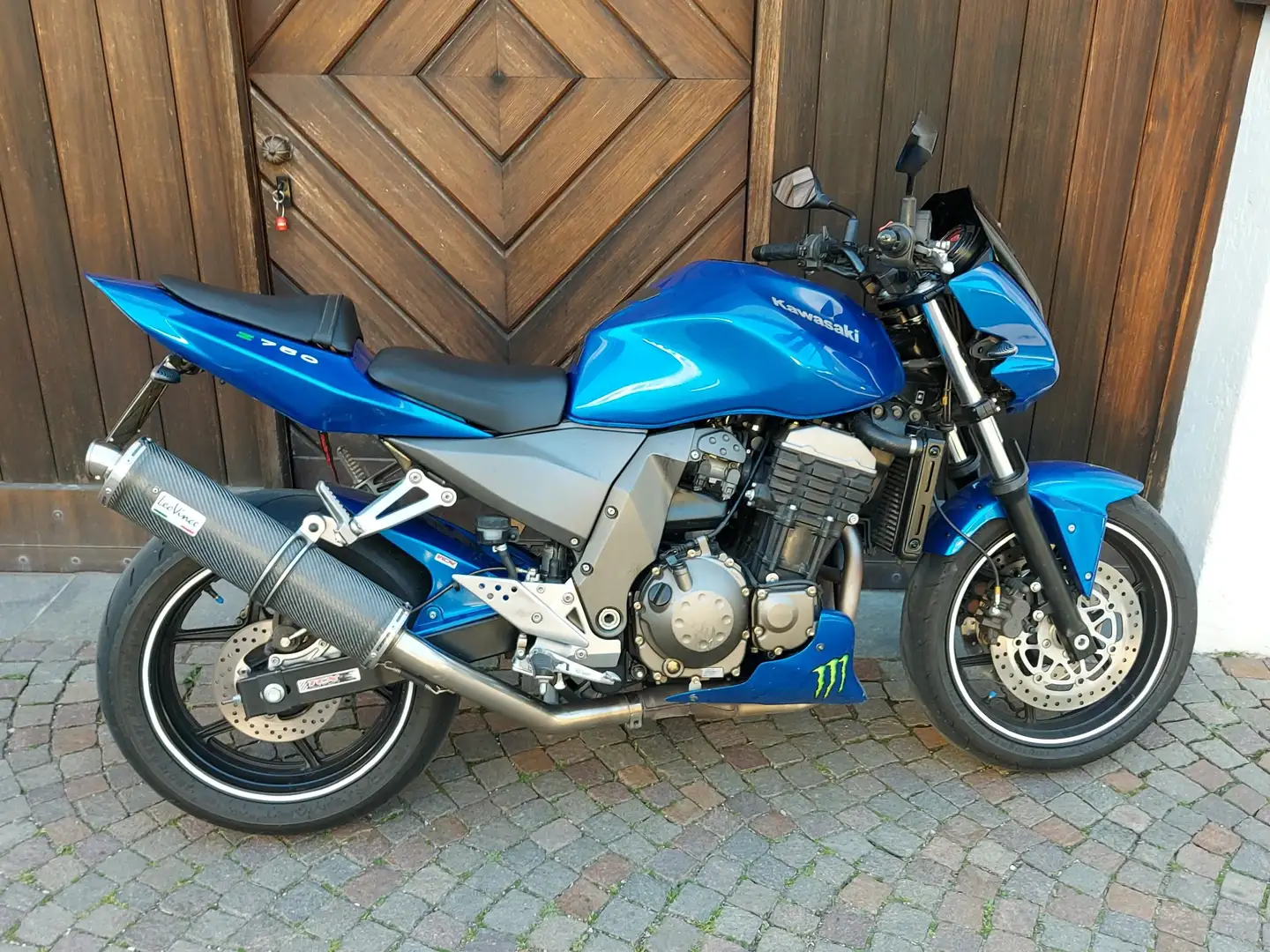 Kawasaki Z 750 Modrá - 1