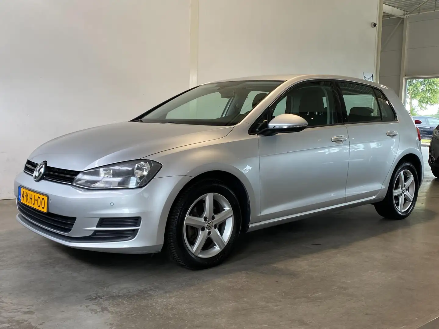 Volkswagen Golf 1.2 TSI 5drs Navi Cruise NL-auto Grijs - 1