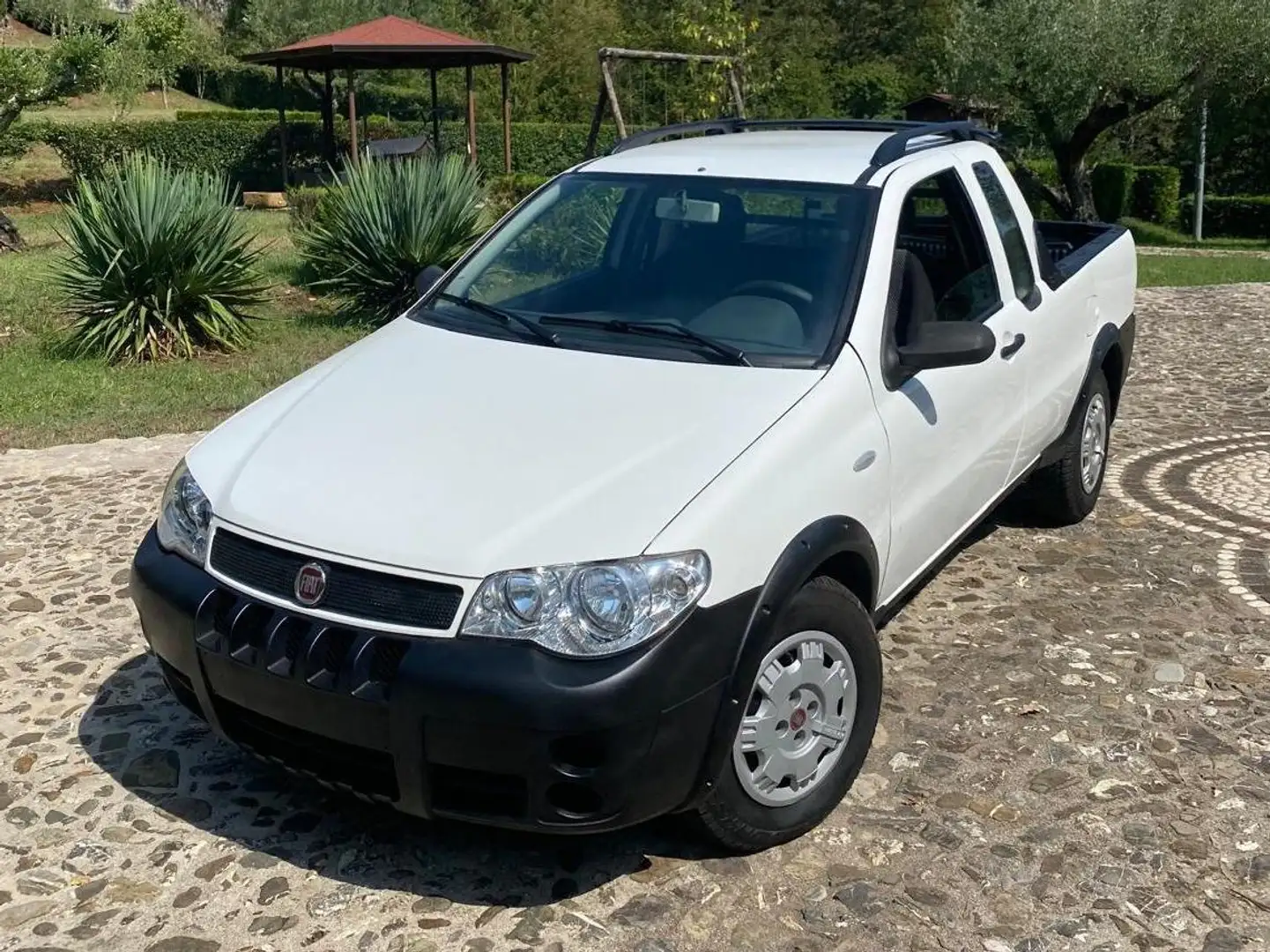 Fiat Strada adventure Blanc - 2