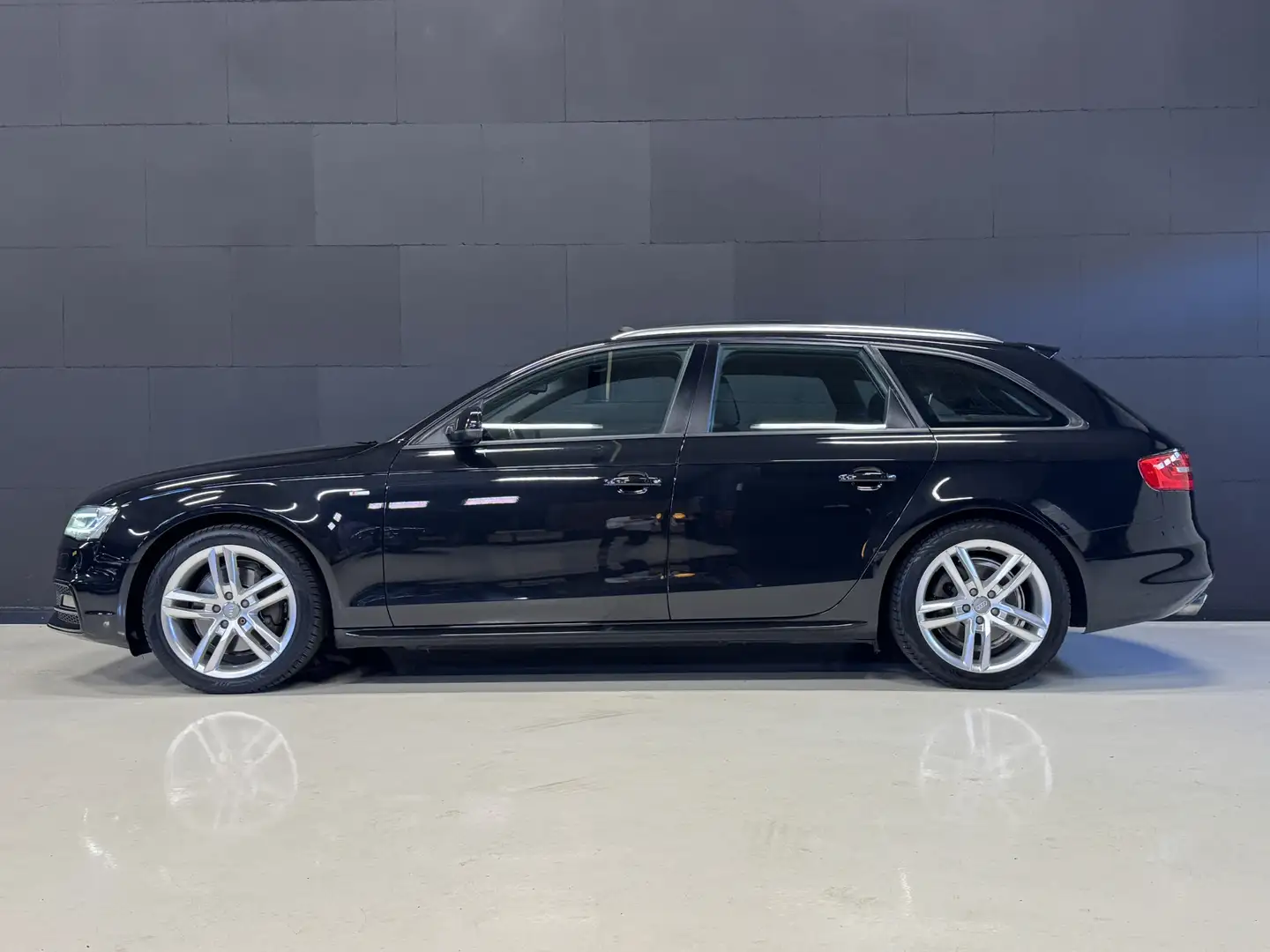Audi A4 Avant 2.0 TFSI quattro Pro Line S 3x S-Line 211PK Noir - 2