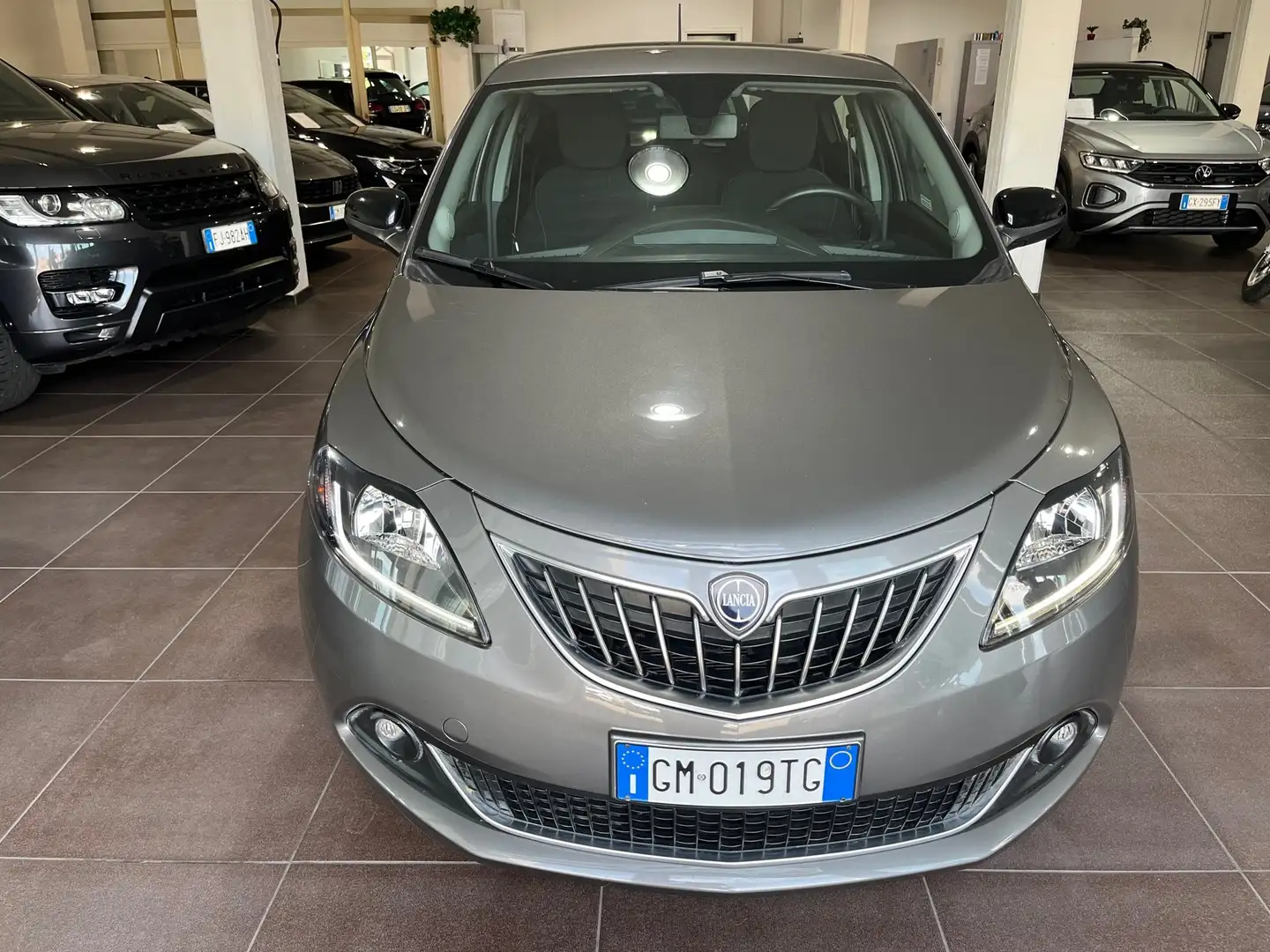 Lancia Ypsilon Ypsilon III 2021 1.0 firefly hybrid Gold Plus s Grigio - 2