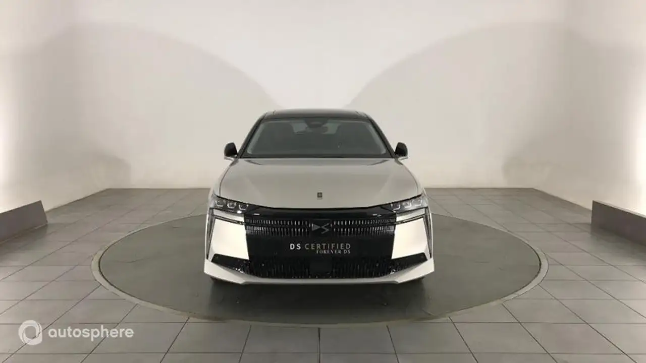 DS Automobiles N°4 2025