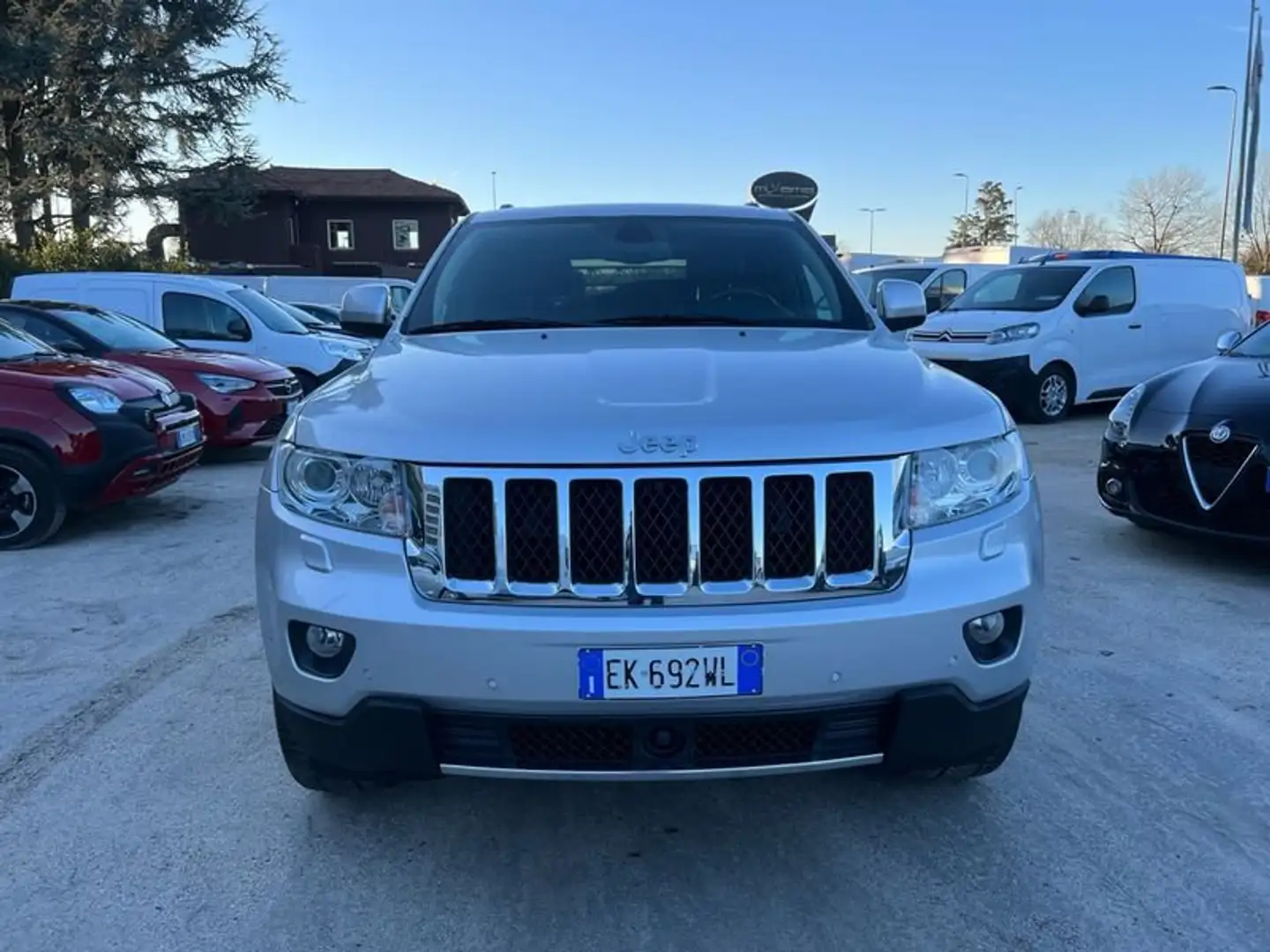 Jeep Grand Cherokee Grand Cherokee 3.0 CRD 241 CV Overland siva - 2