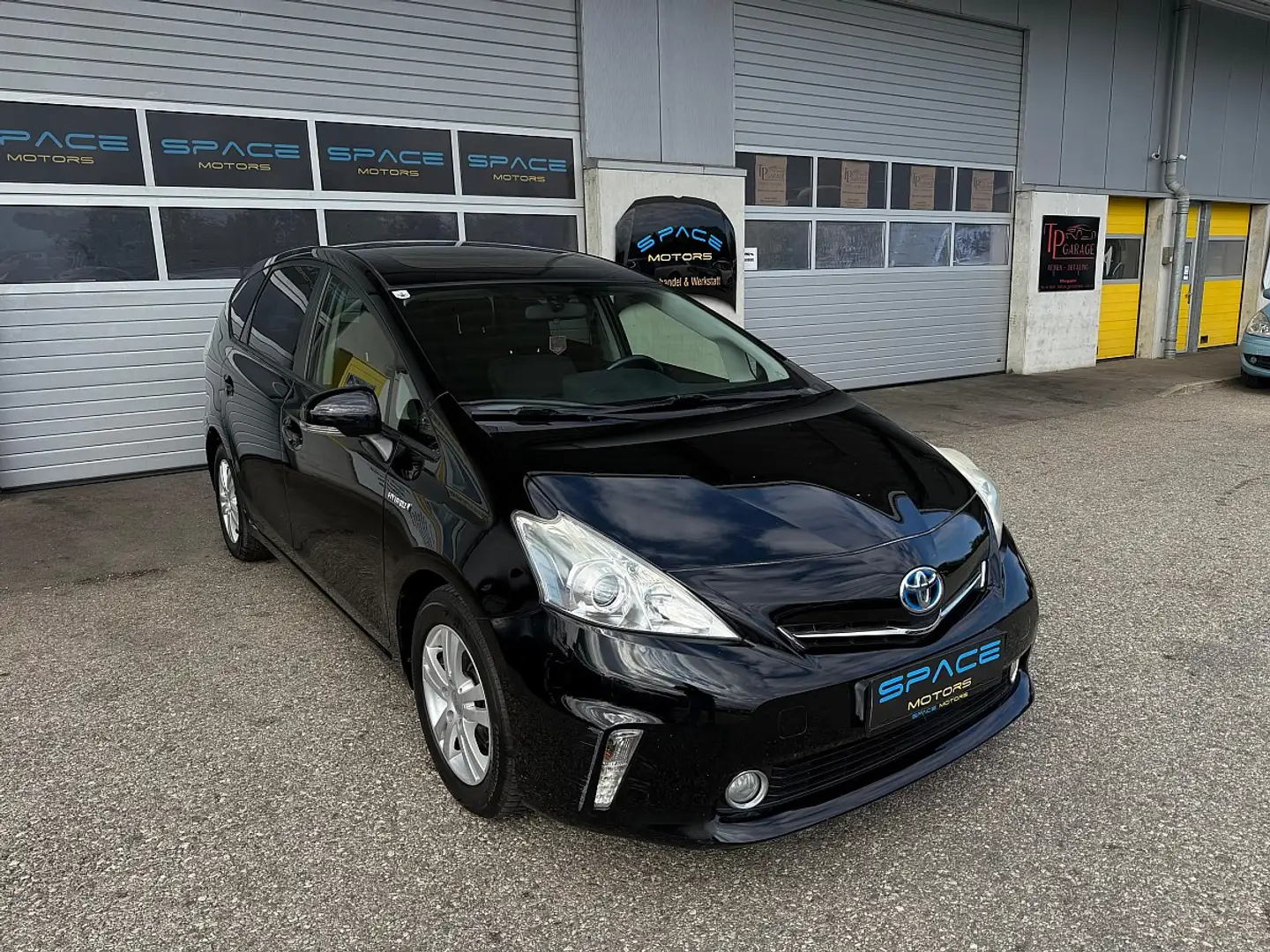Toyota Prius 1,8 VVT-i Hybrid Comfort Schwarz - 1