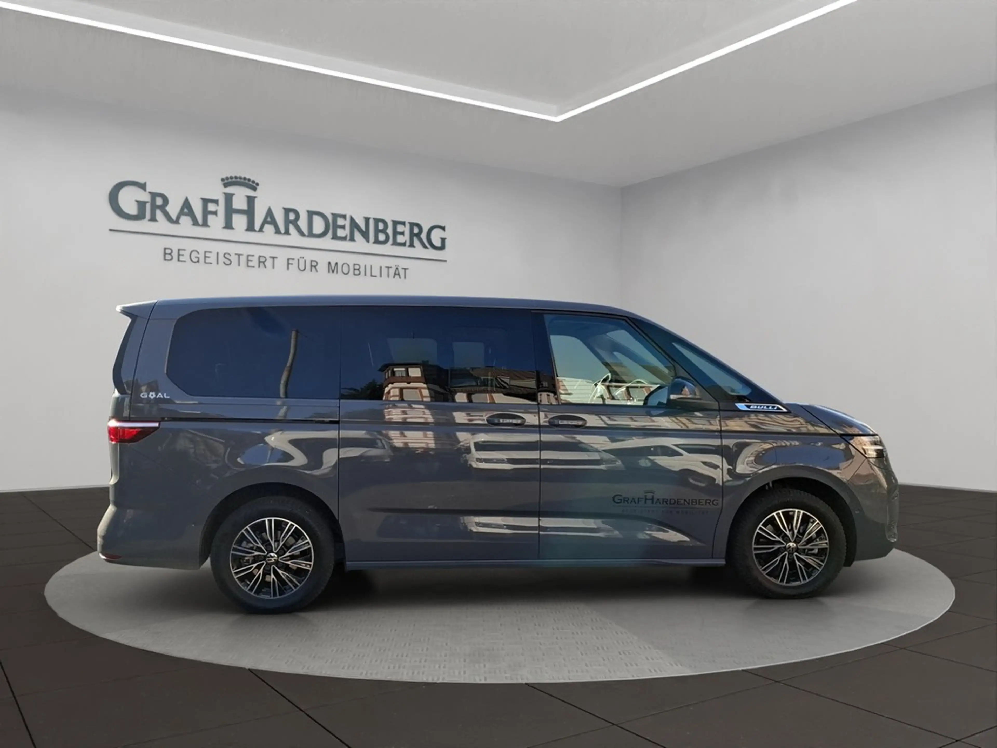 Volkswagen LT Multivan 1,5 eHybrid OPF 4MOTION DSG LÜ Life Goal — photo 7