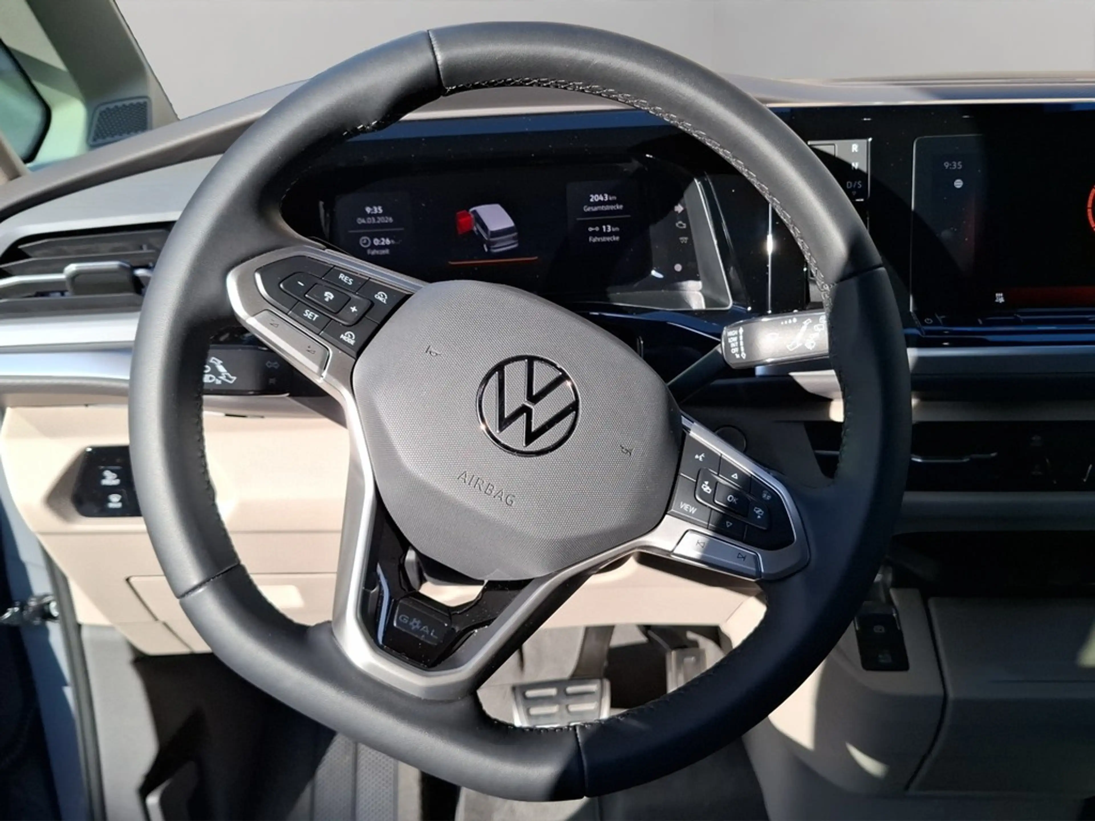 Volkswagen LT Multivan 1,5 eHybrid OPF 4MOTION DSG LÜ Life Goal — photo 12