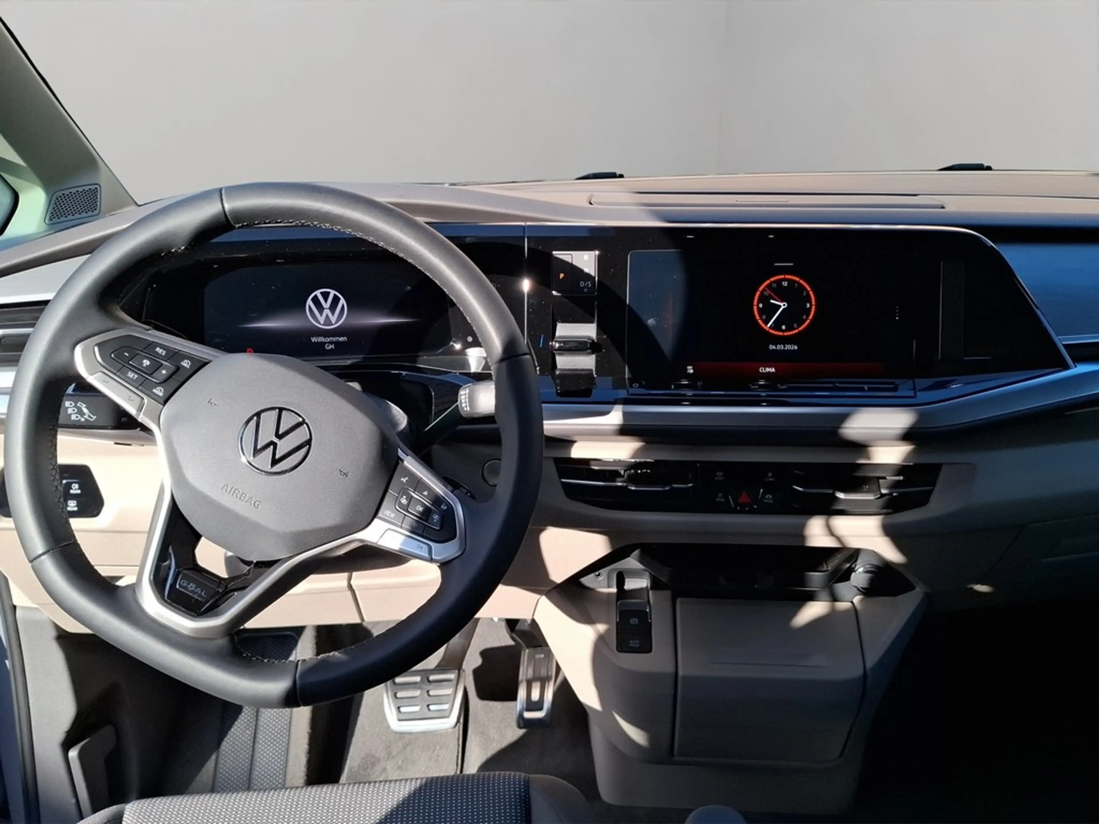 Volkswagen LT Multivan 1,5 eHybrid OPF 4MOTION DSG LÜ Life Goal — photo 13