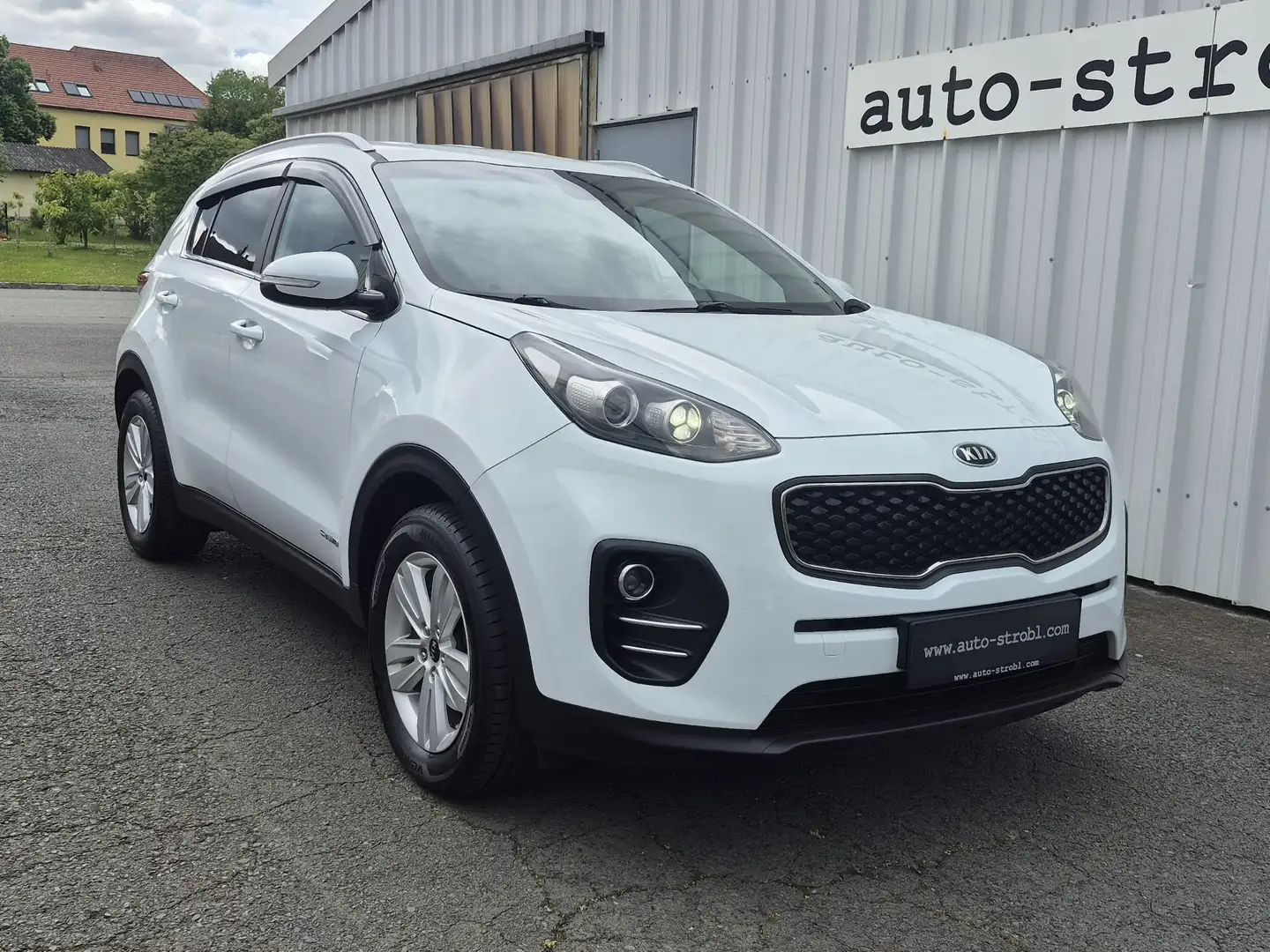 Kia Sportage 2,0 CRDI AWD Silber Weiß - 1