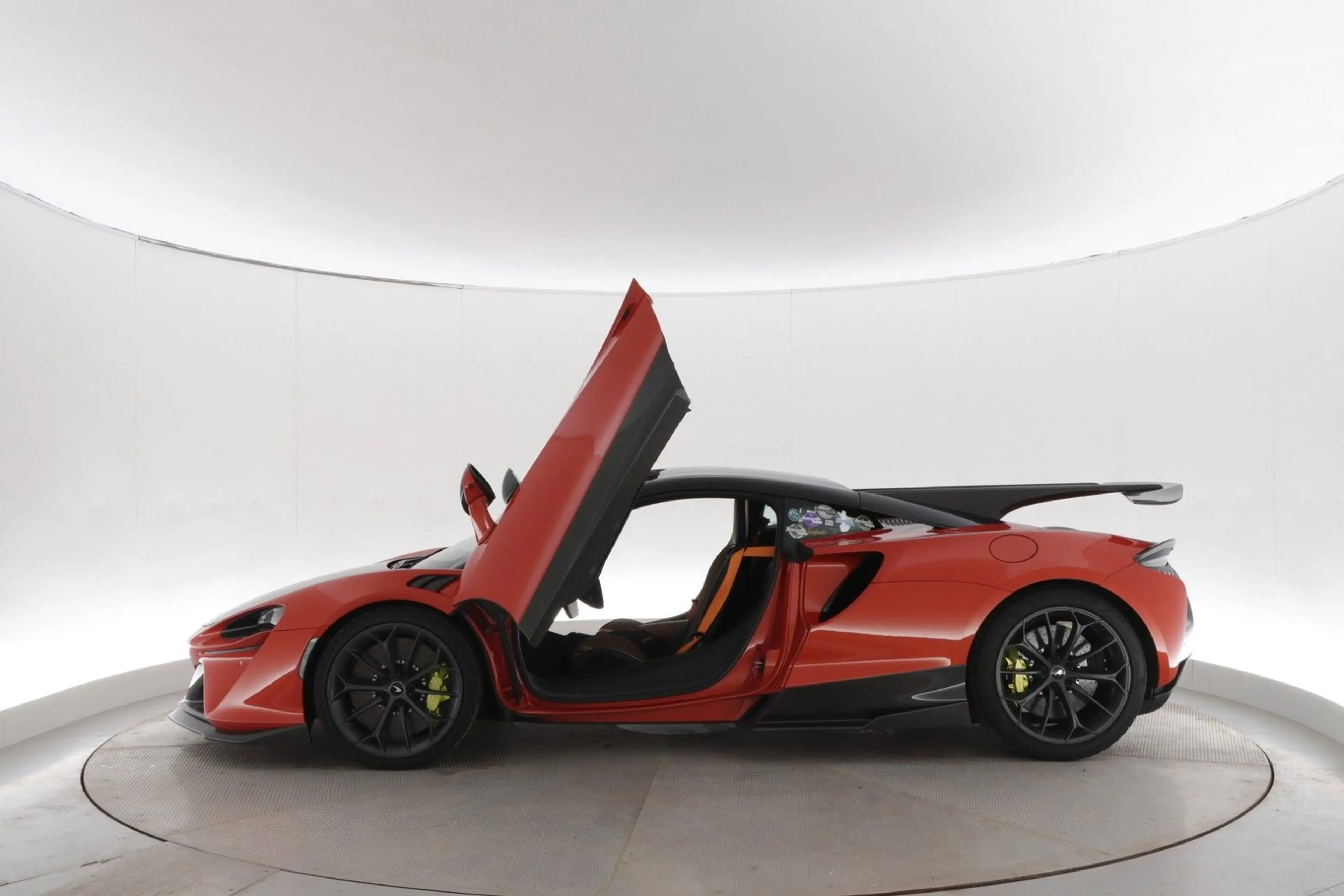 McLaren Artura Novitec Carbon 700Hp — photo 11