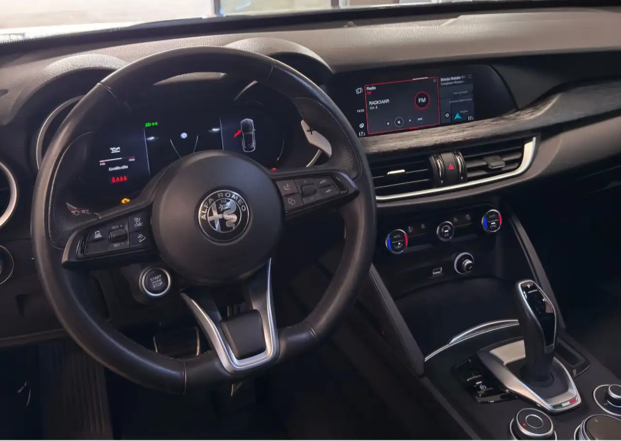 Alfa Romeo Stelvio 2023
