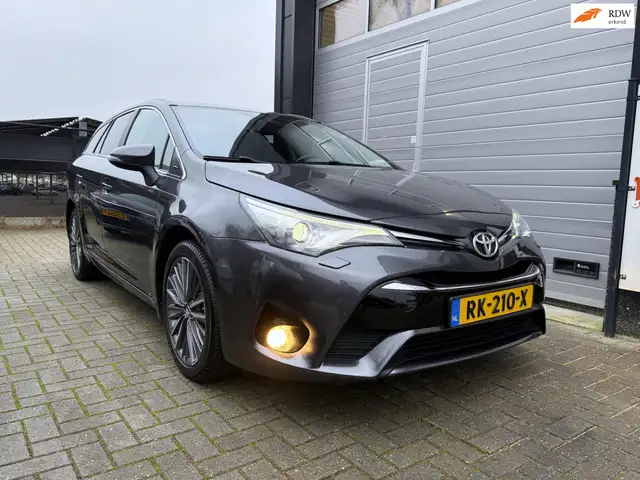 Toyota Avensis 1.8 VVT-i Executive - LED - Navigatie - Lederen Be