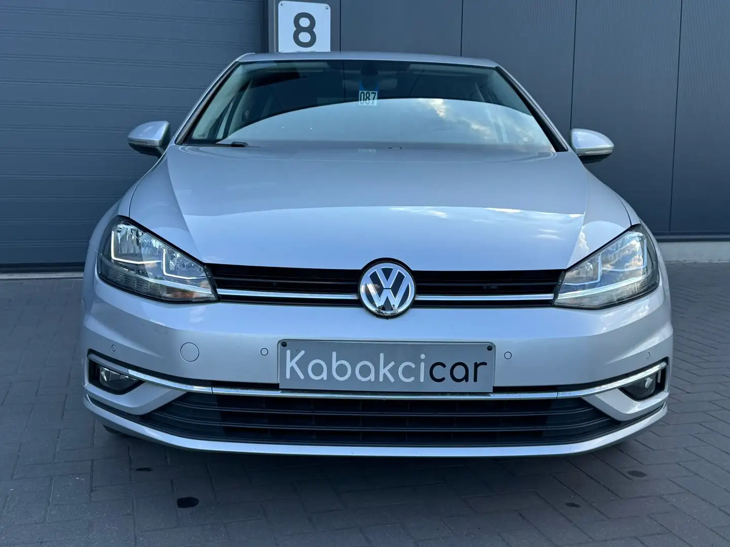 Volkswagen Golf 1.0 TSI Join NAVIGATION/CAPTEURS/CLIMAUTO/GARANTIE Grijs - 2