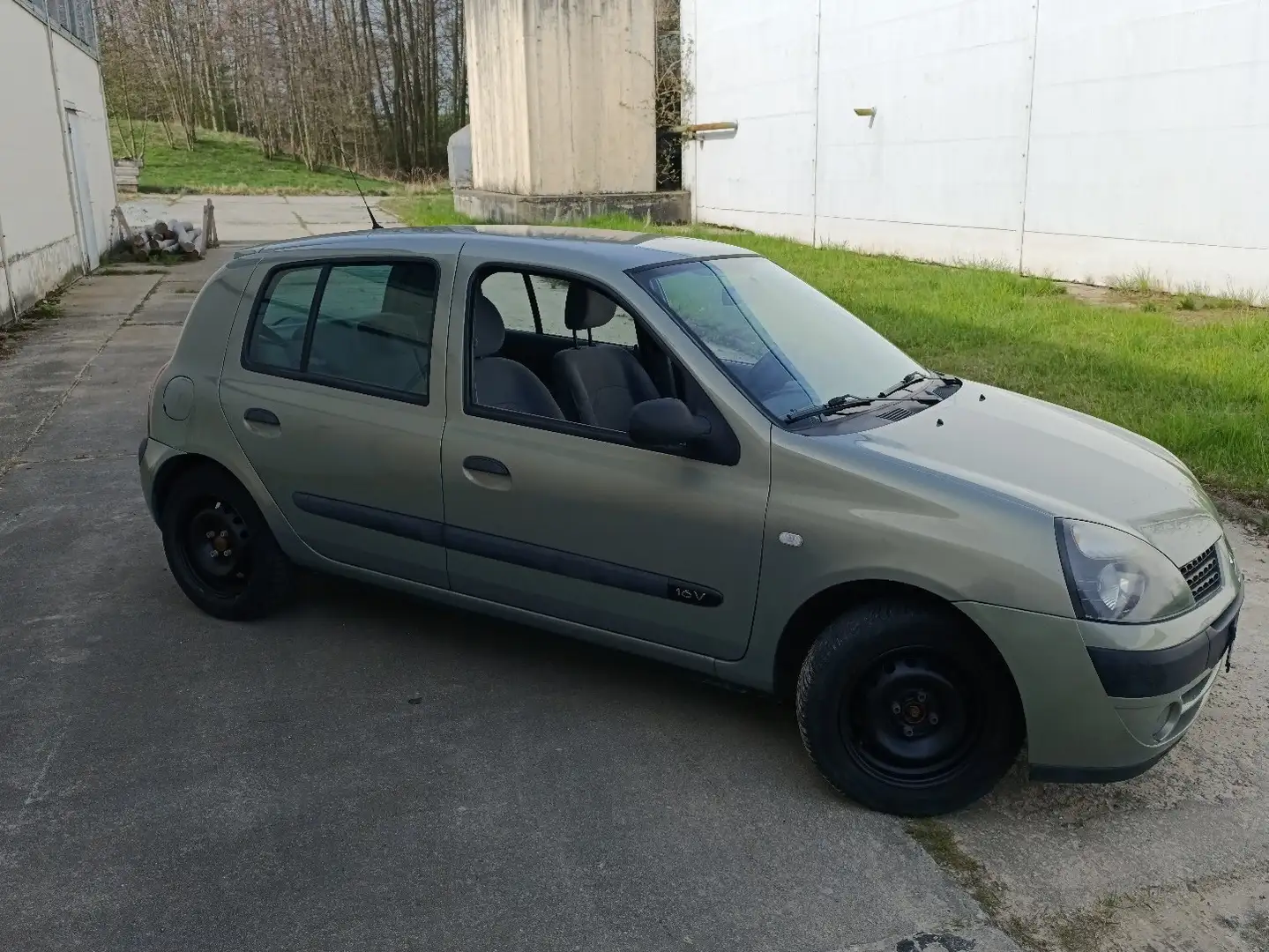 Renault Clio 1.2 16V - 2