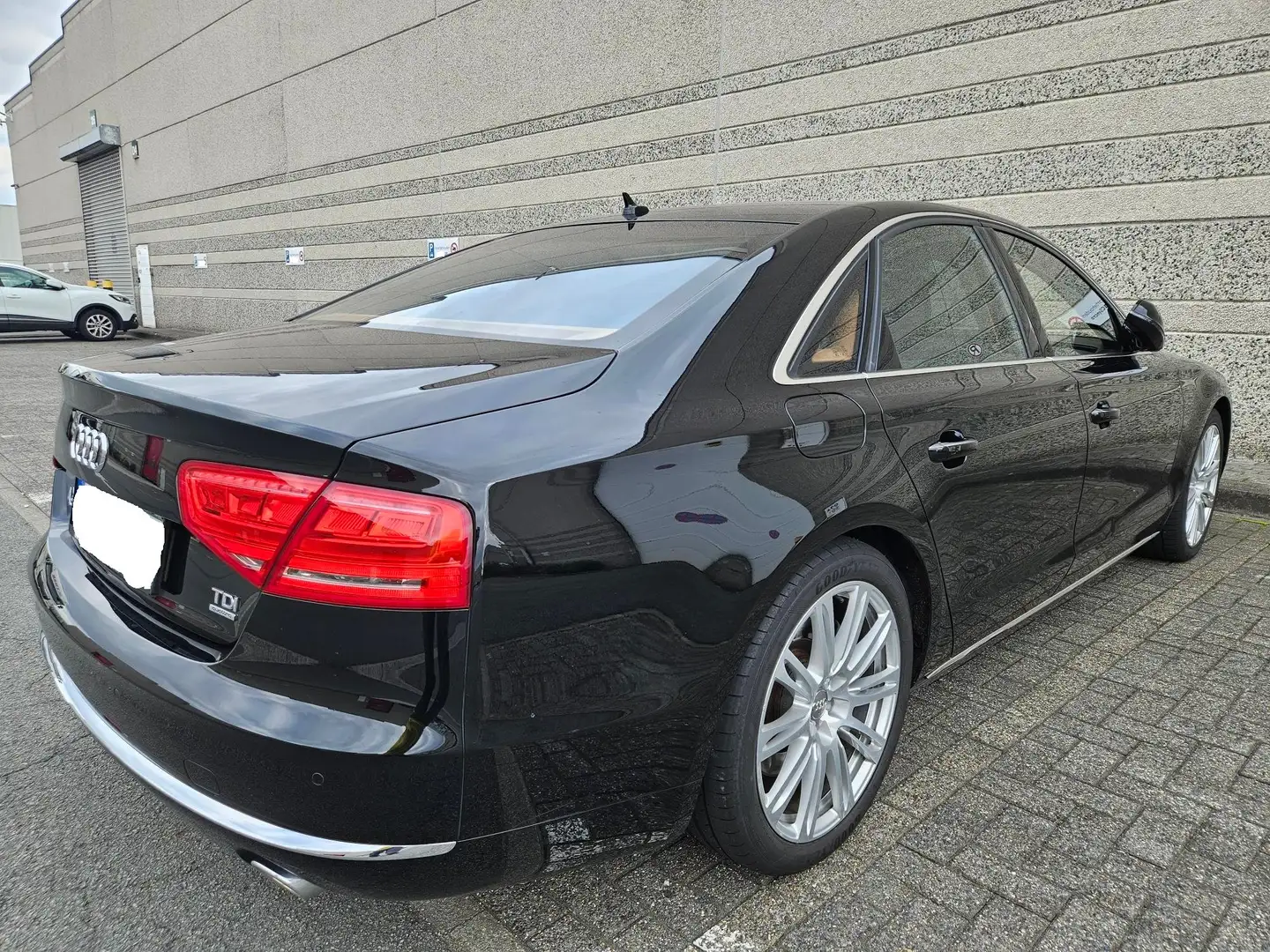 Audi A8 4.2 V8 TDI Quattro / Audi exclusive design / FULL Noir - 2