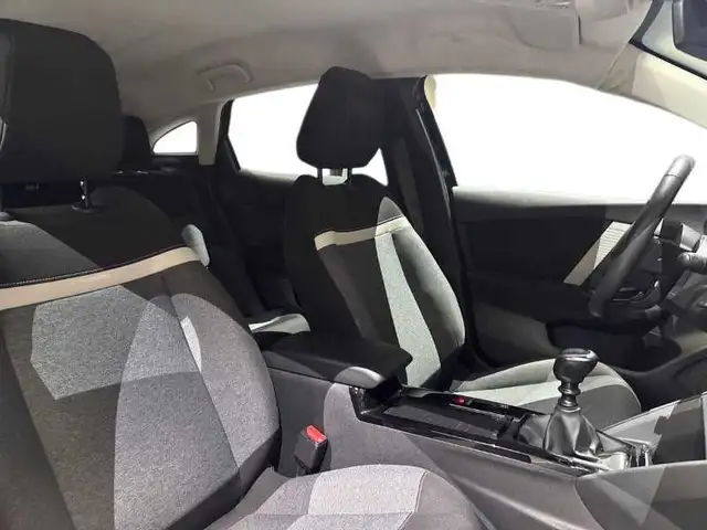 Citroen C4 view 16