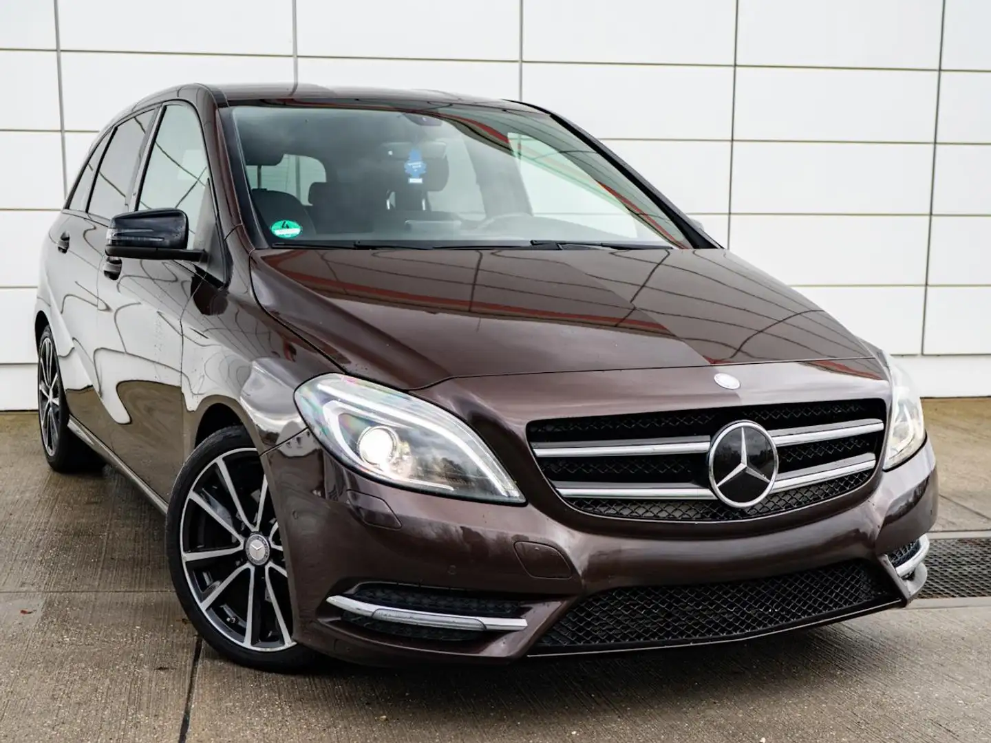 Mercedes-Benz B 200 B 200 Automatik Kamera Navi LED Xenon Sport Night Braun - 2