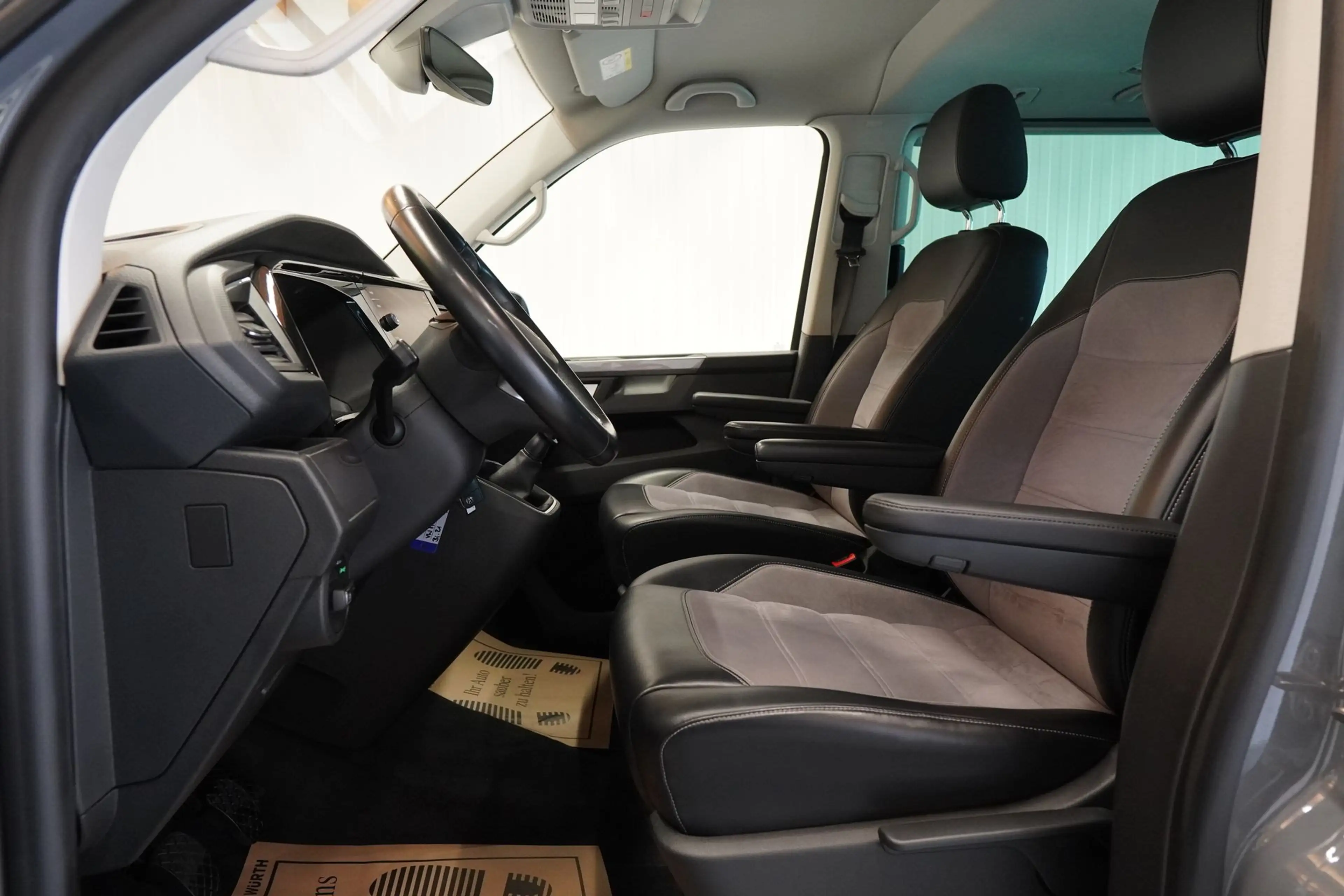 Volkswagen T6.1 Multivan 2,0 TDI "G6" AHK*SITZH*LED*NAVI*ACC — photo 15