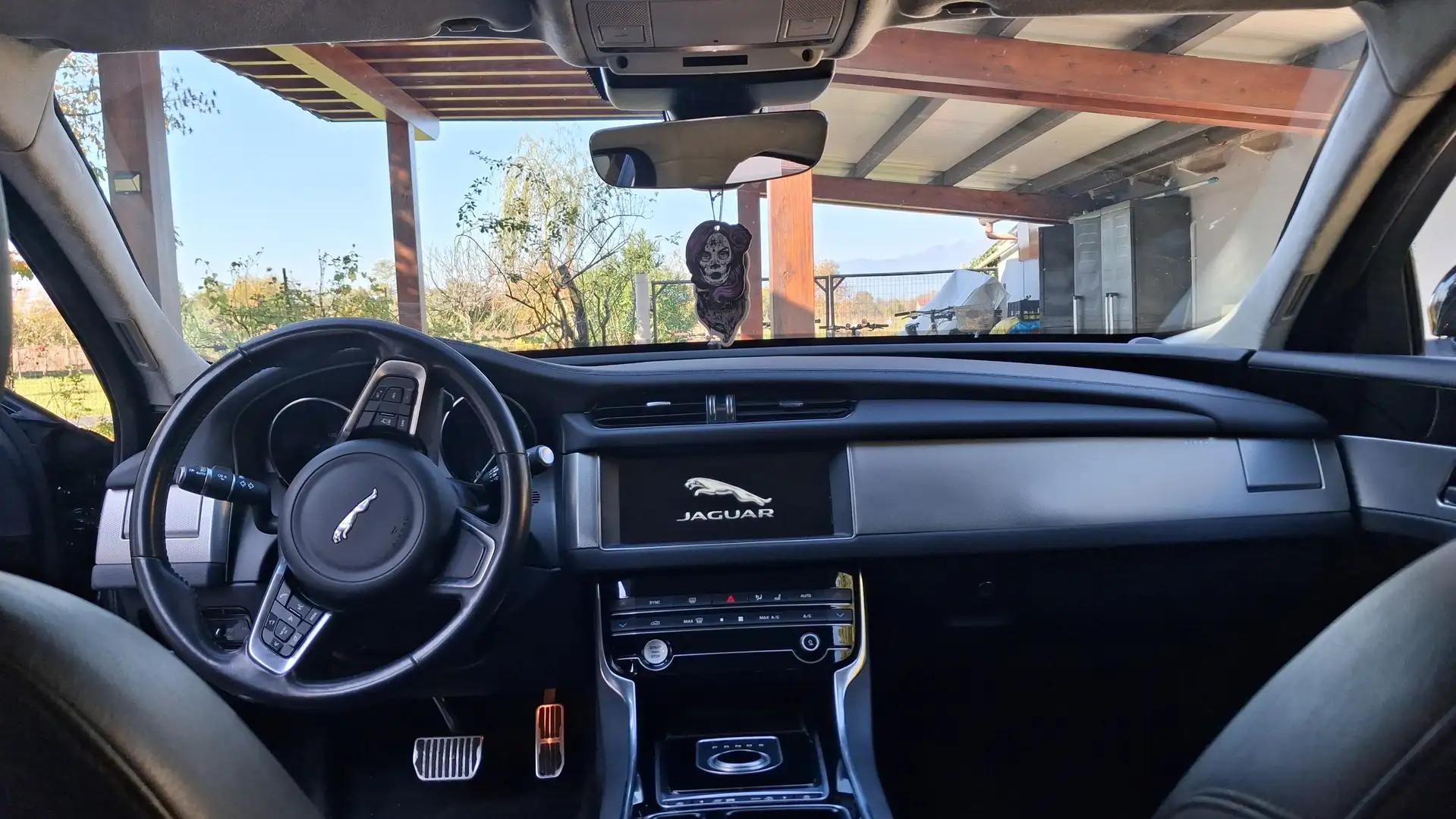 Jaguar XF 2000 D 180 cv Negro - 2