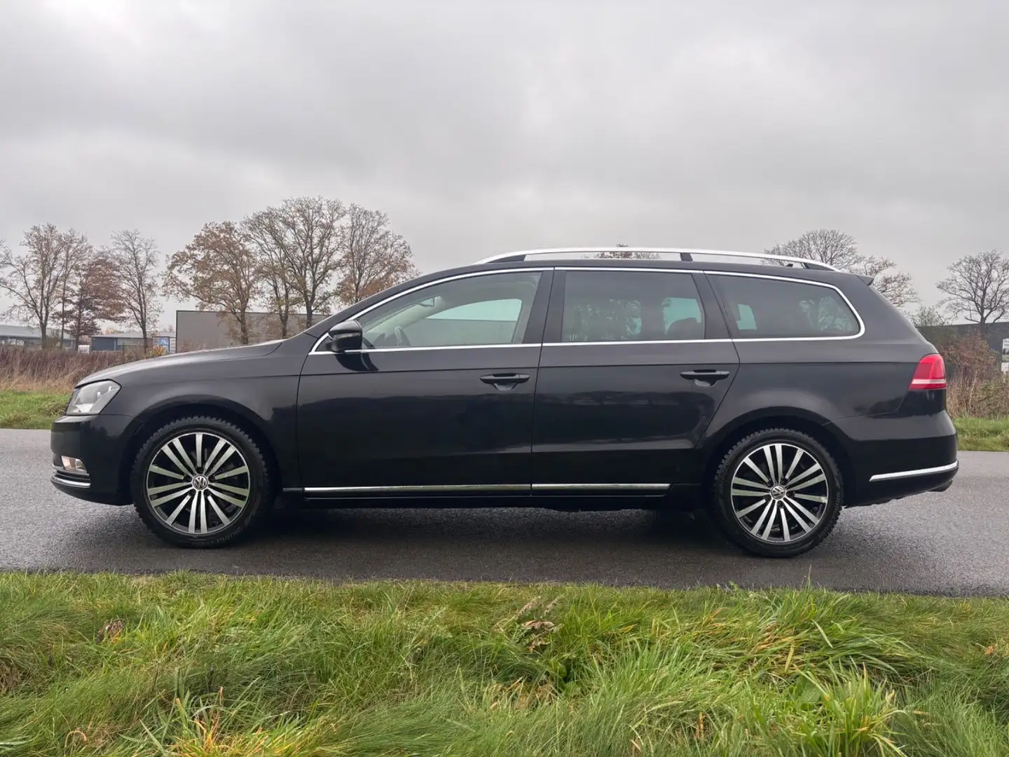 Volkswagen Passat Variant Highline 1,4 TSI DSG-Leder-Navi Schwarz - 2