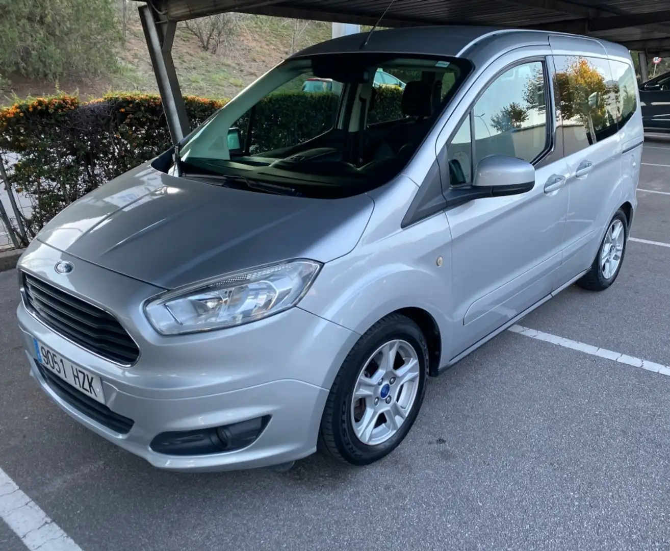 Ford Tourneo Courier 1.0 Ecoboost Trend Gris - 1