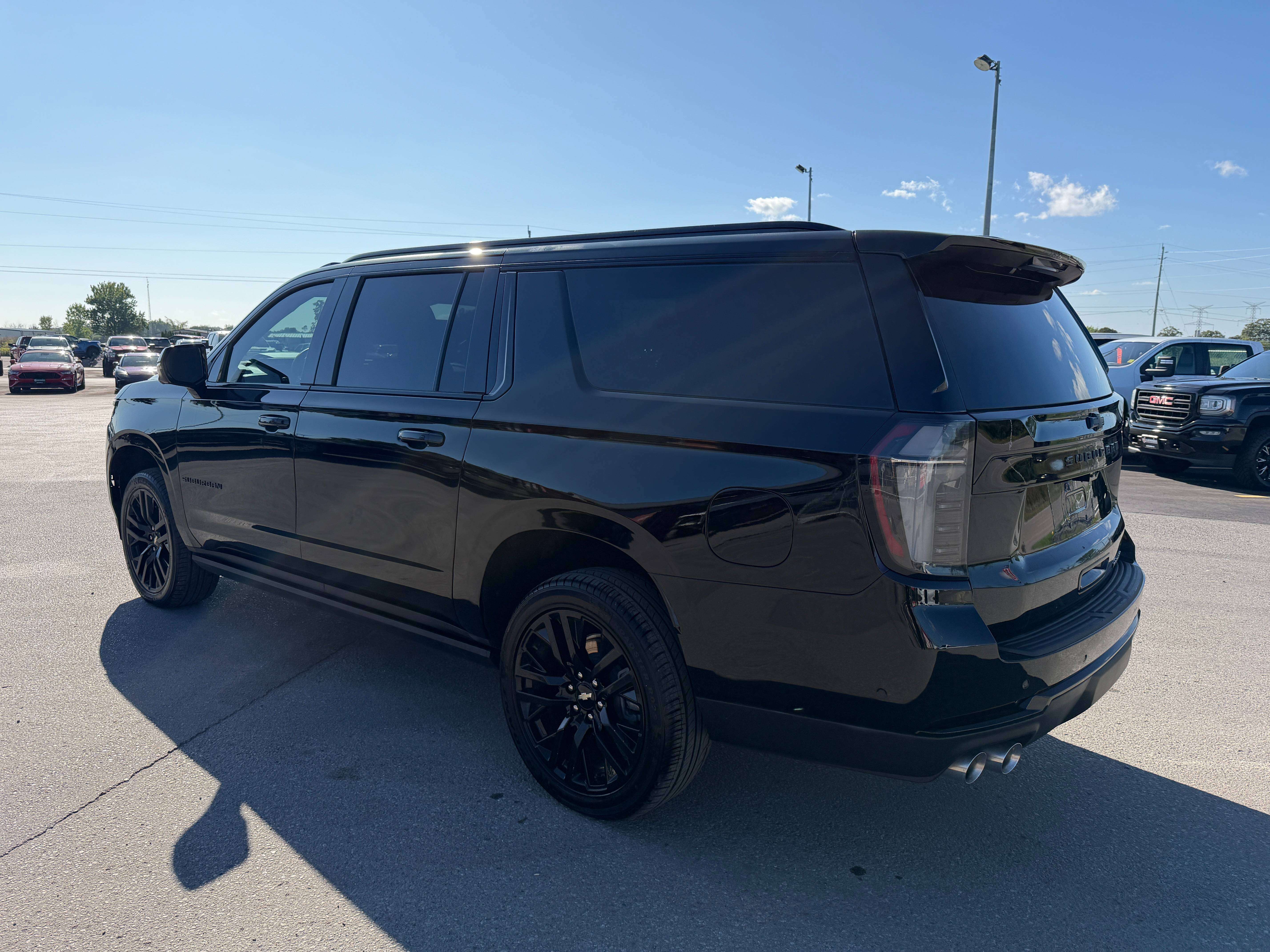 2025 Chevrolet Suburban Premier — снимка 1