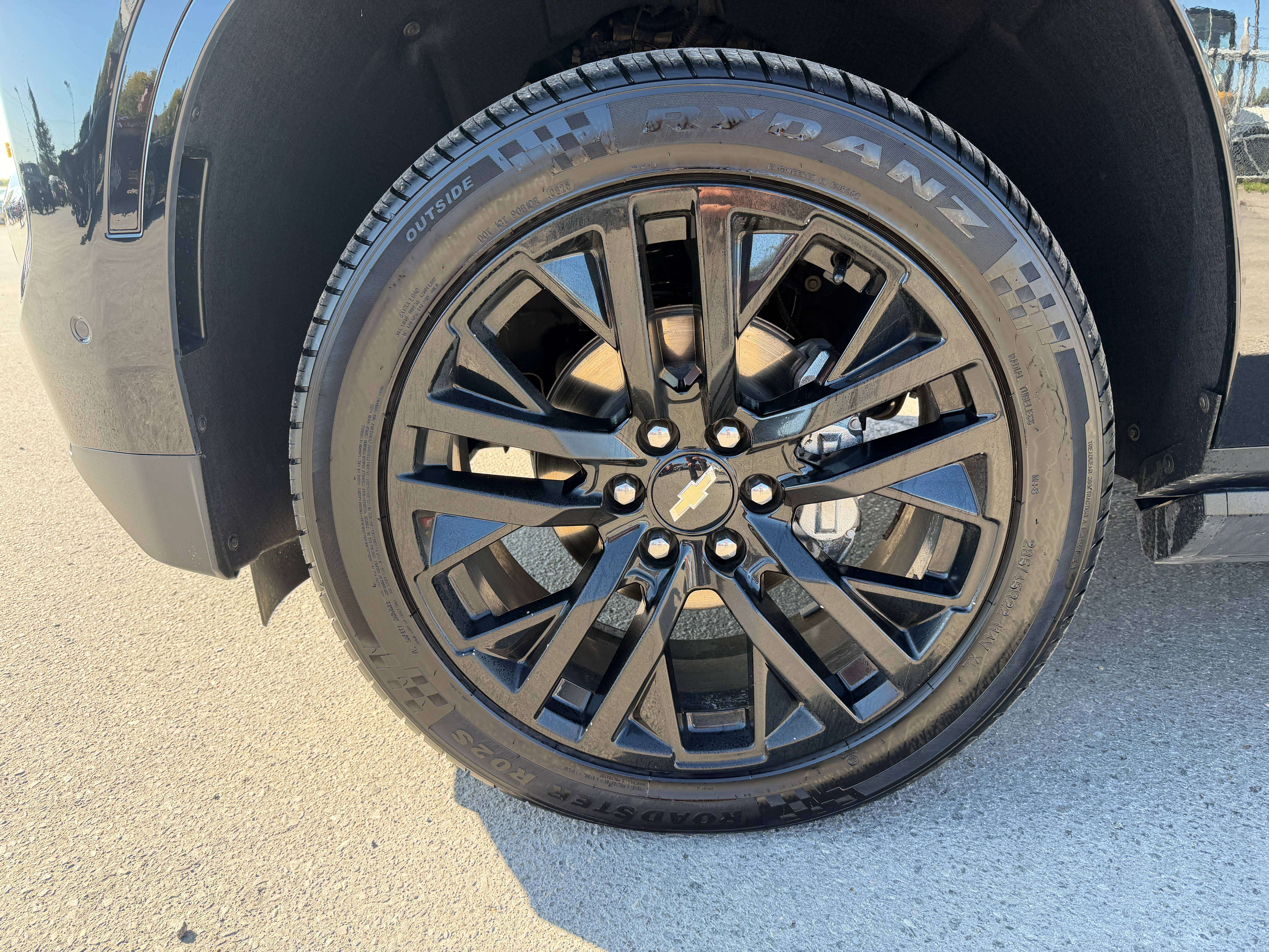 2025 Chevrolet Suburban Premier — снимка 1