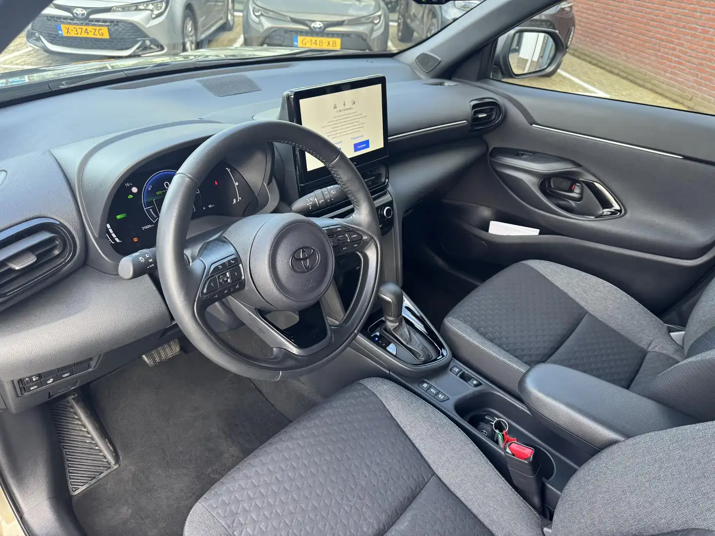 Toyota Yaris Cross 1.5 Hybrid Dynamic 17'' LM-VELGEN STOEL/STUURVERW Groen - 2