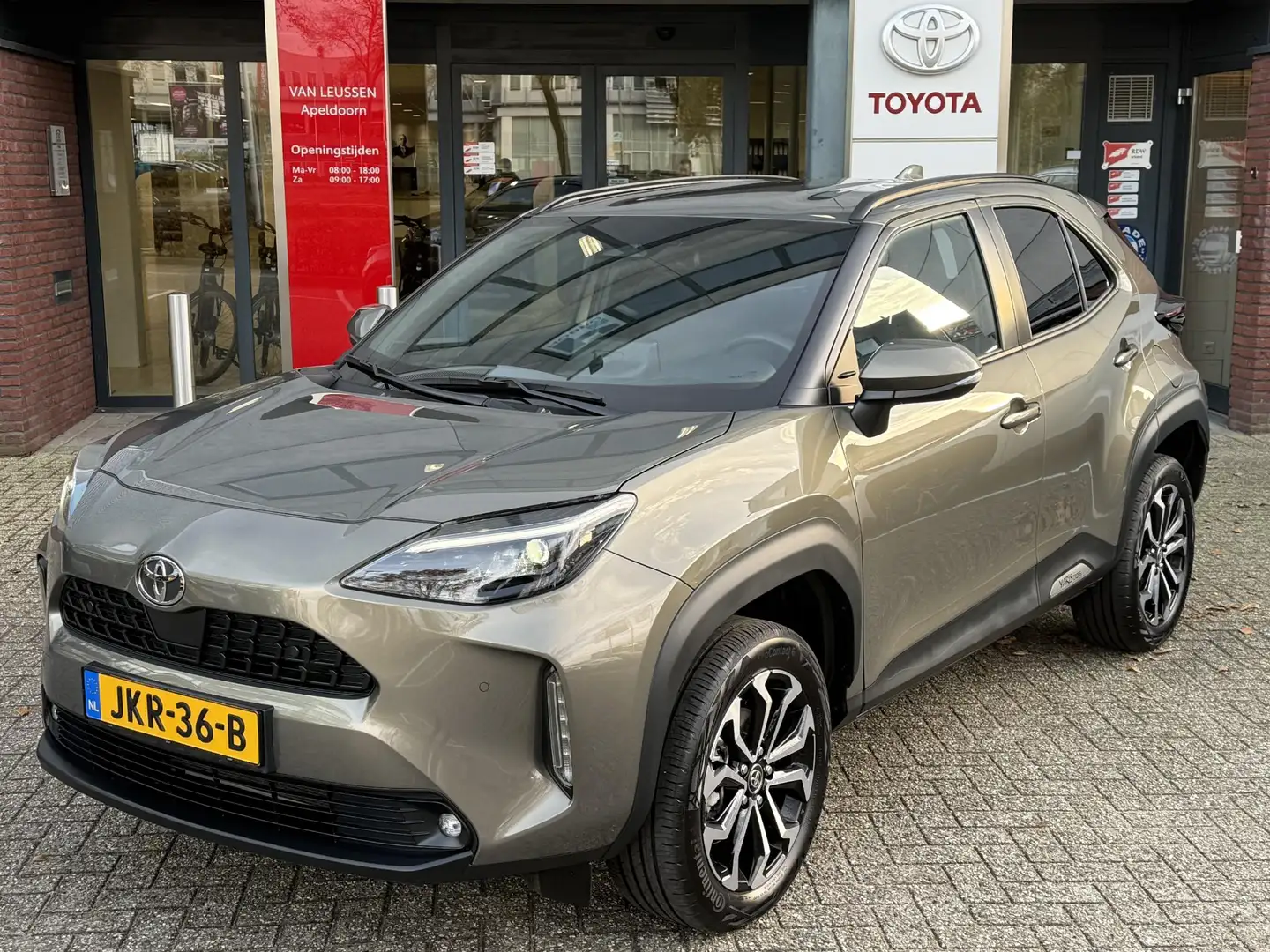 Toyota Yaris Cross 1.5 Hybrid Dynamic 17'' LM-VELGEN STOEL/STUURVERW Groen - 1
