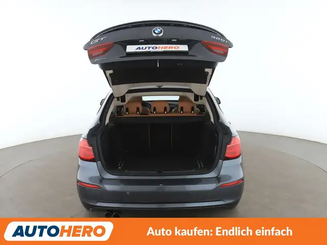BMW 3 Series view 16