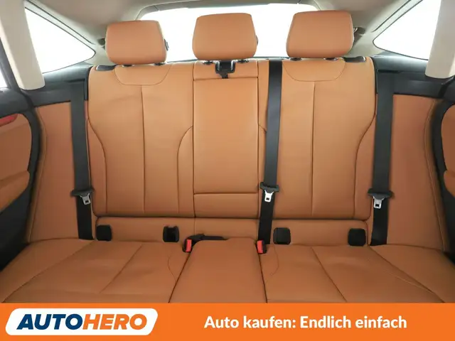 BMW 3 Series view 15