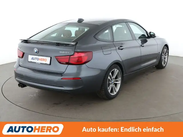 BMW 3 Series view 6