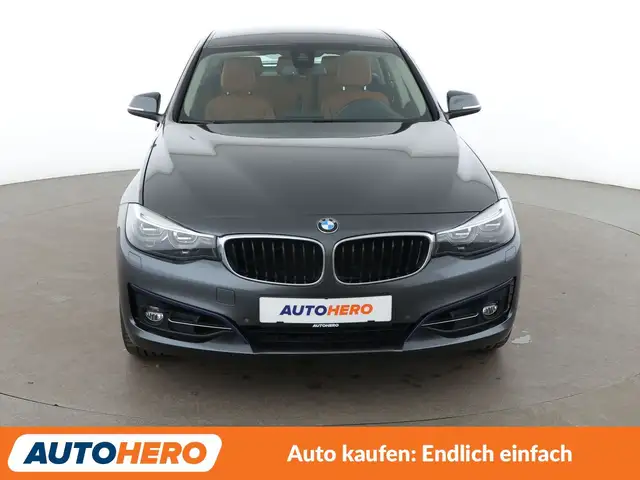 BMW 3 Series view 9