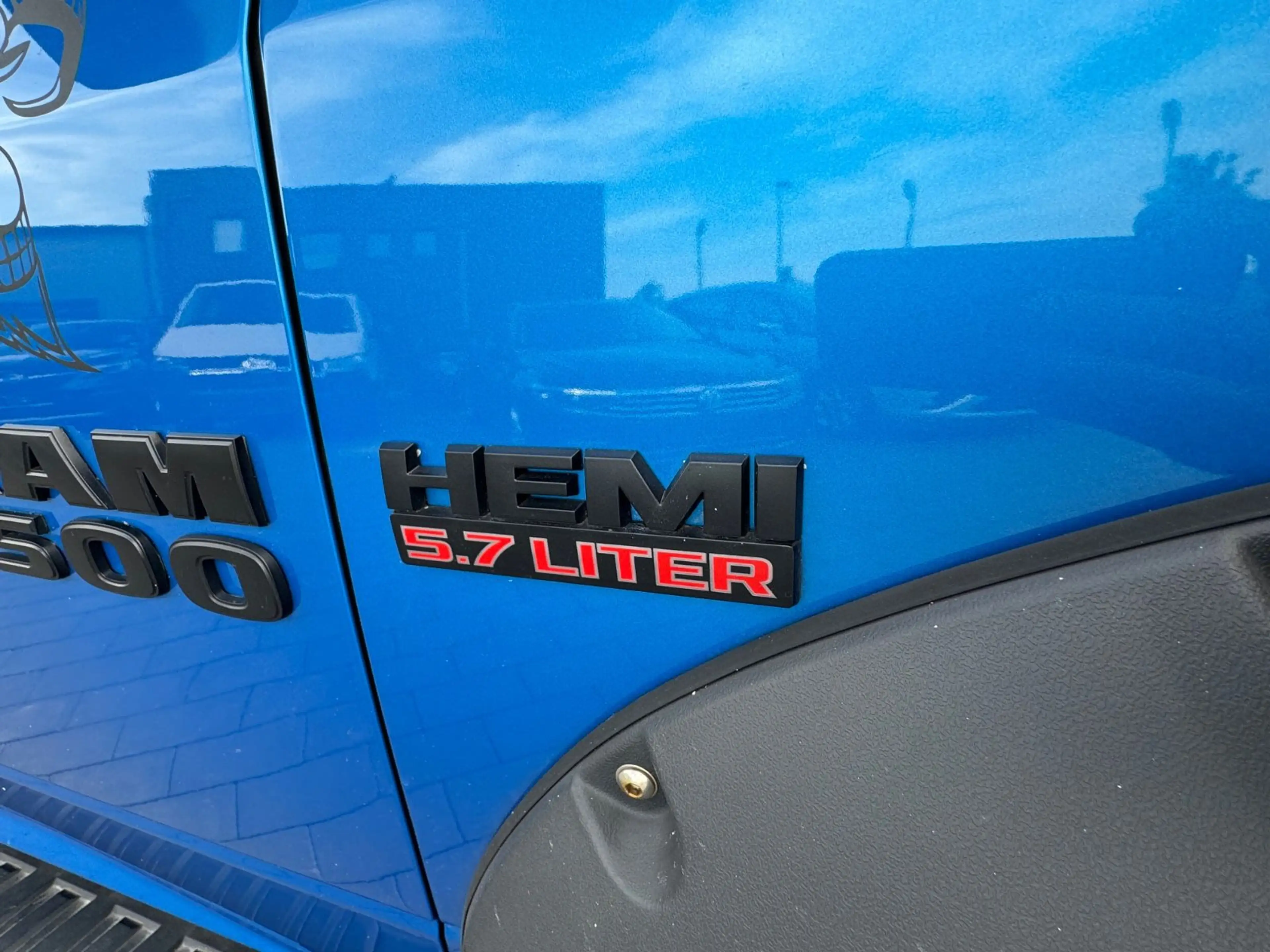 Dodge RAM 1500 — photo 4