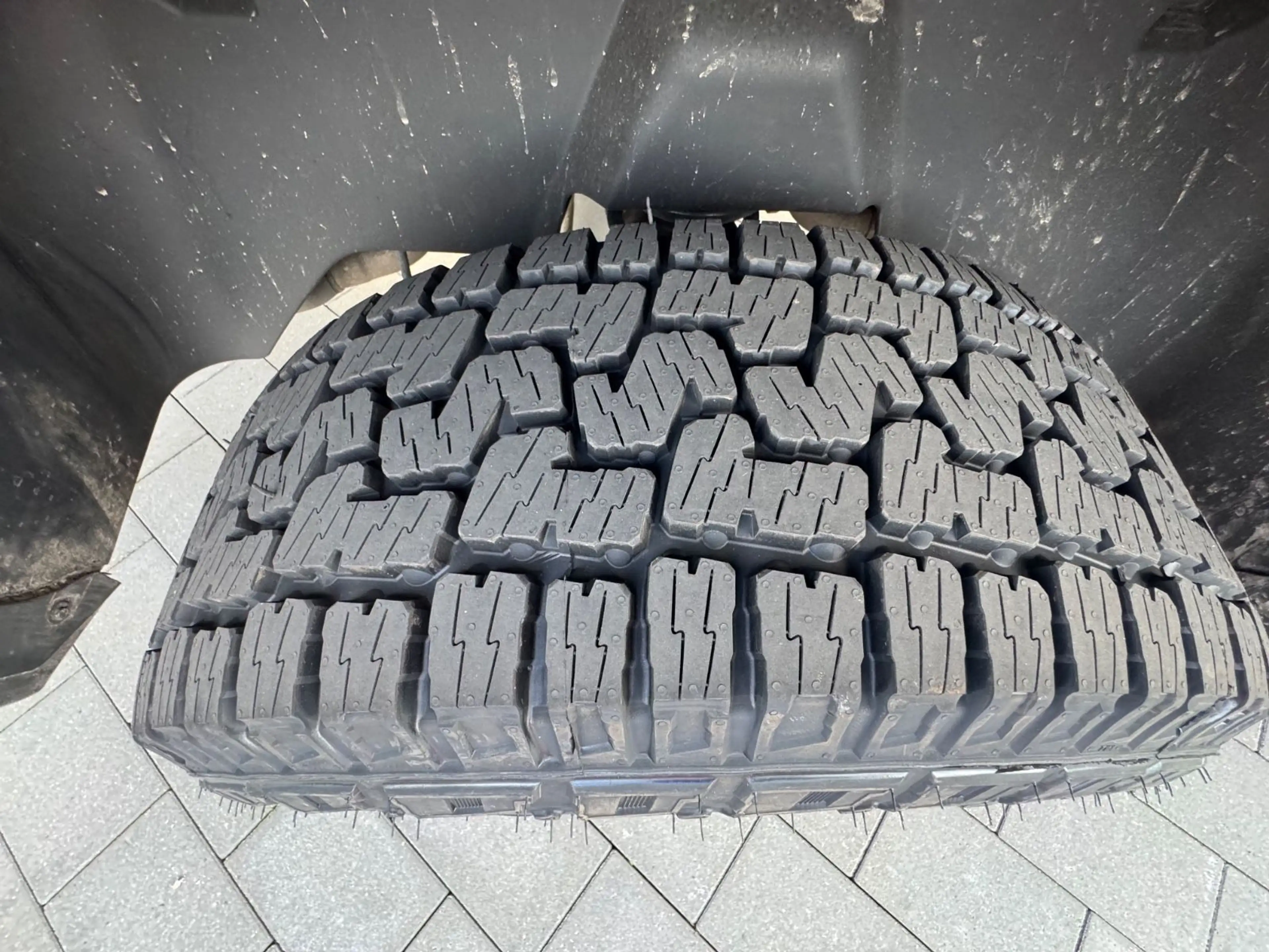 Dodge RAM 1500 — photo 20