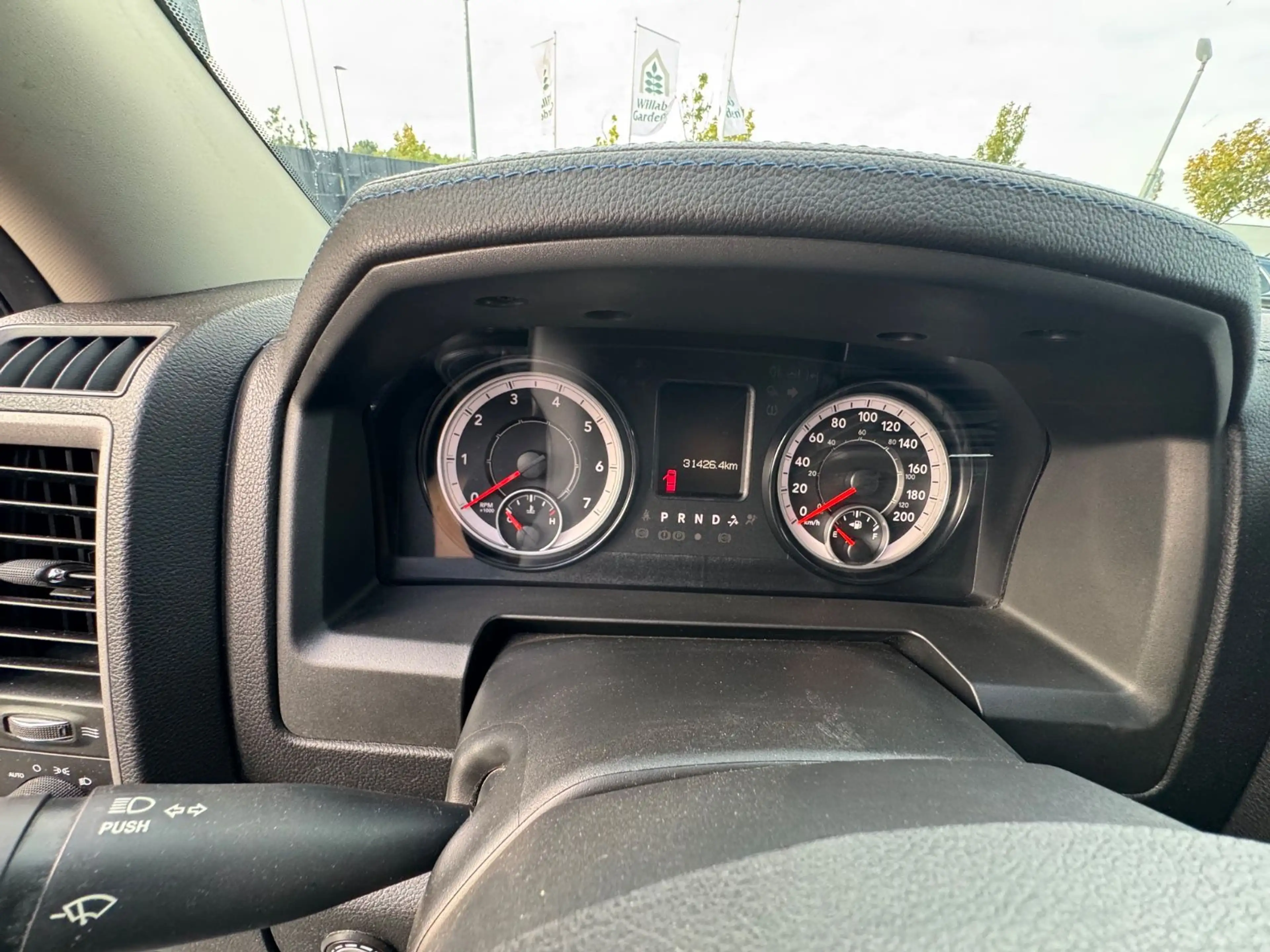 Dodge RAM 1500 — photo 13