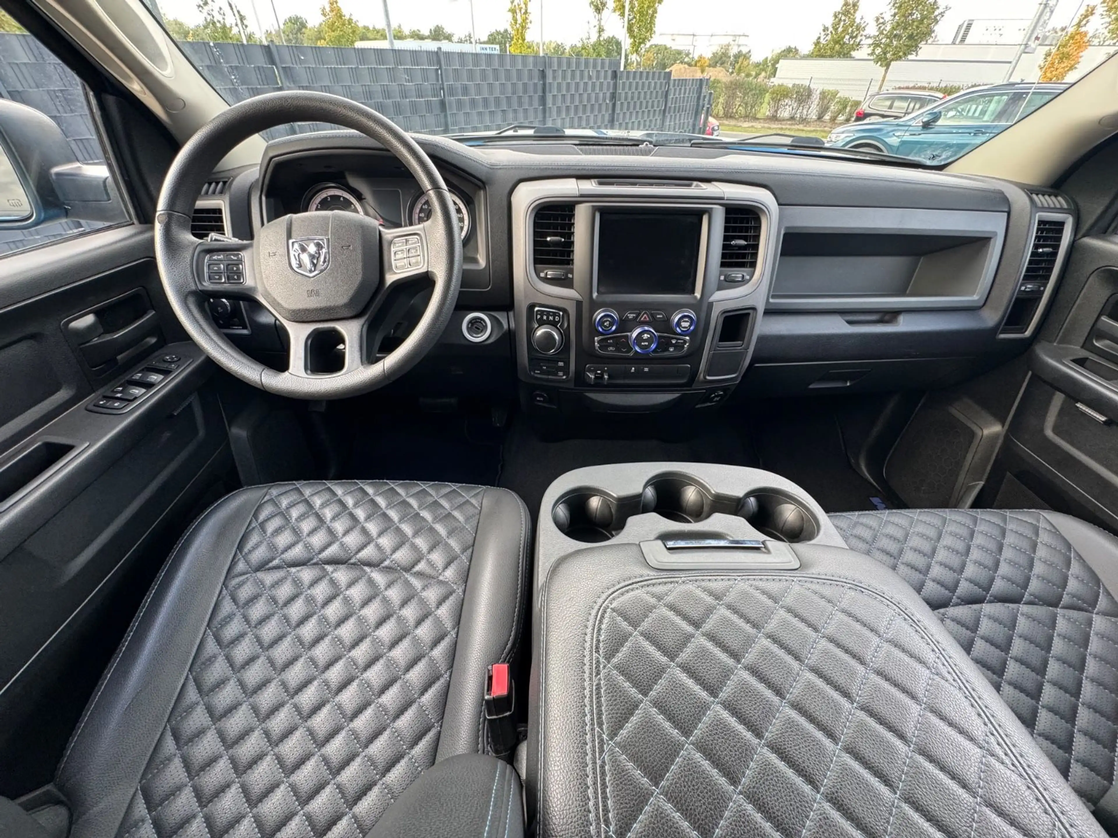 Dodge RAM 1500 — photo 15