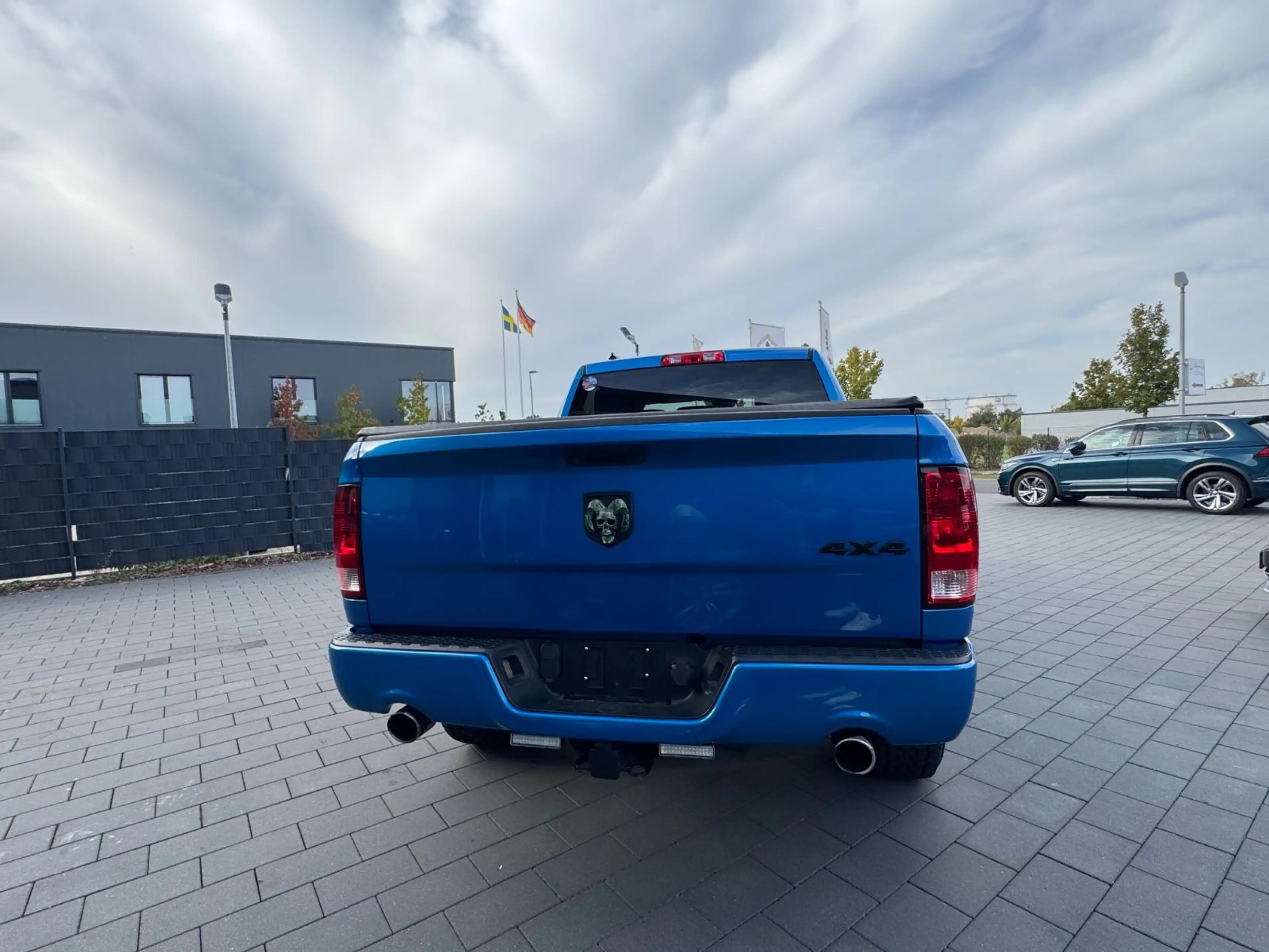 Dodge RAM 1500 — photo 6