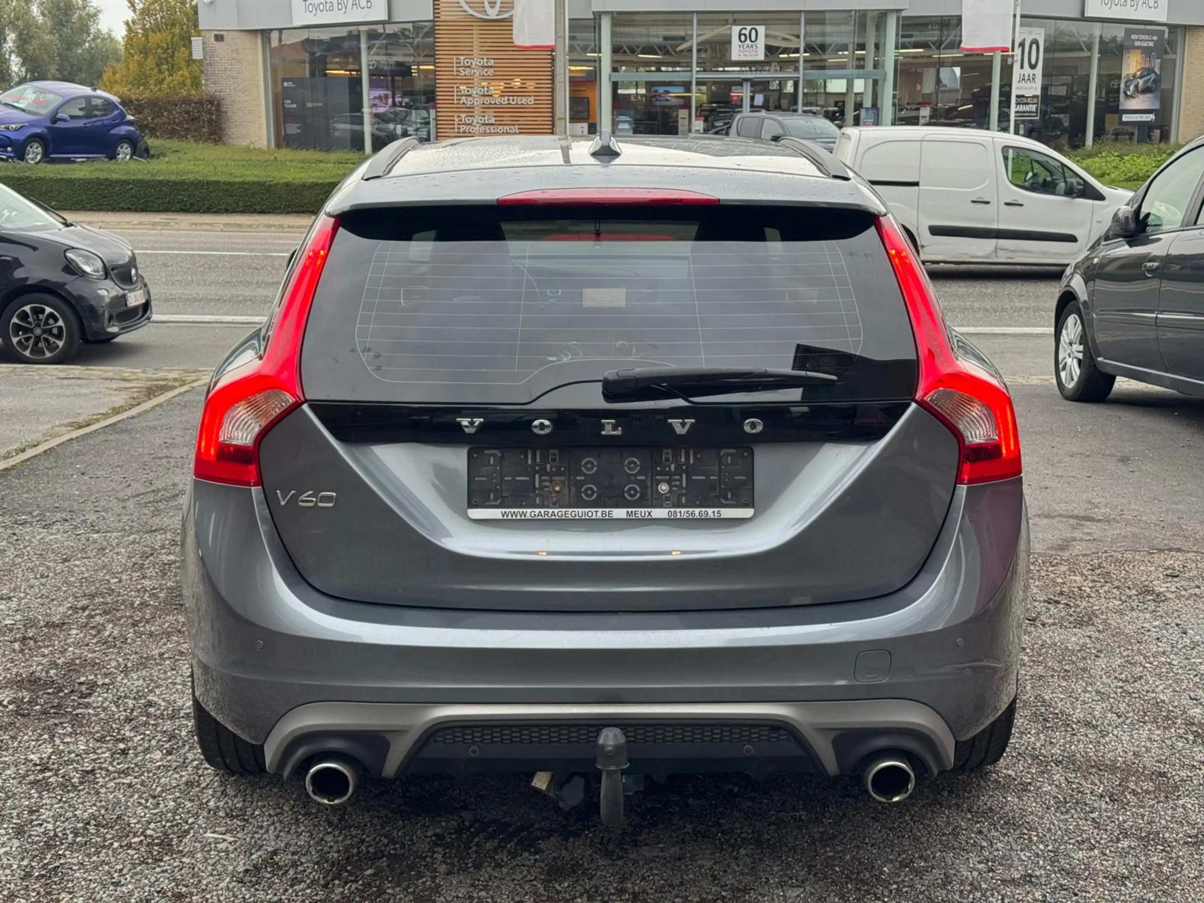 Volvo V60 V60 2.0 D2 R-Design — photo 6