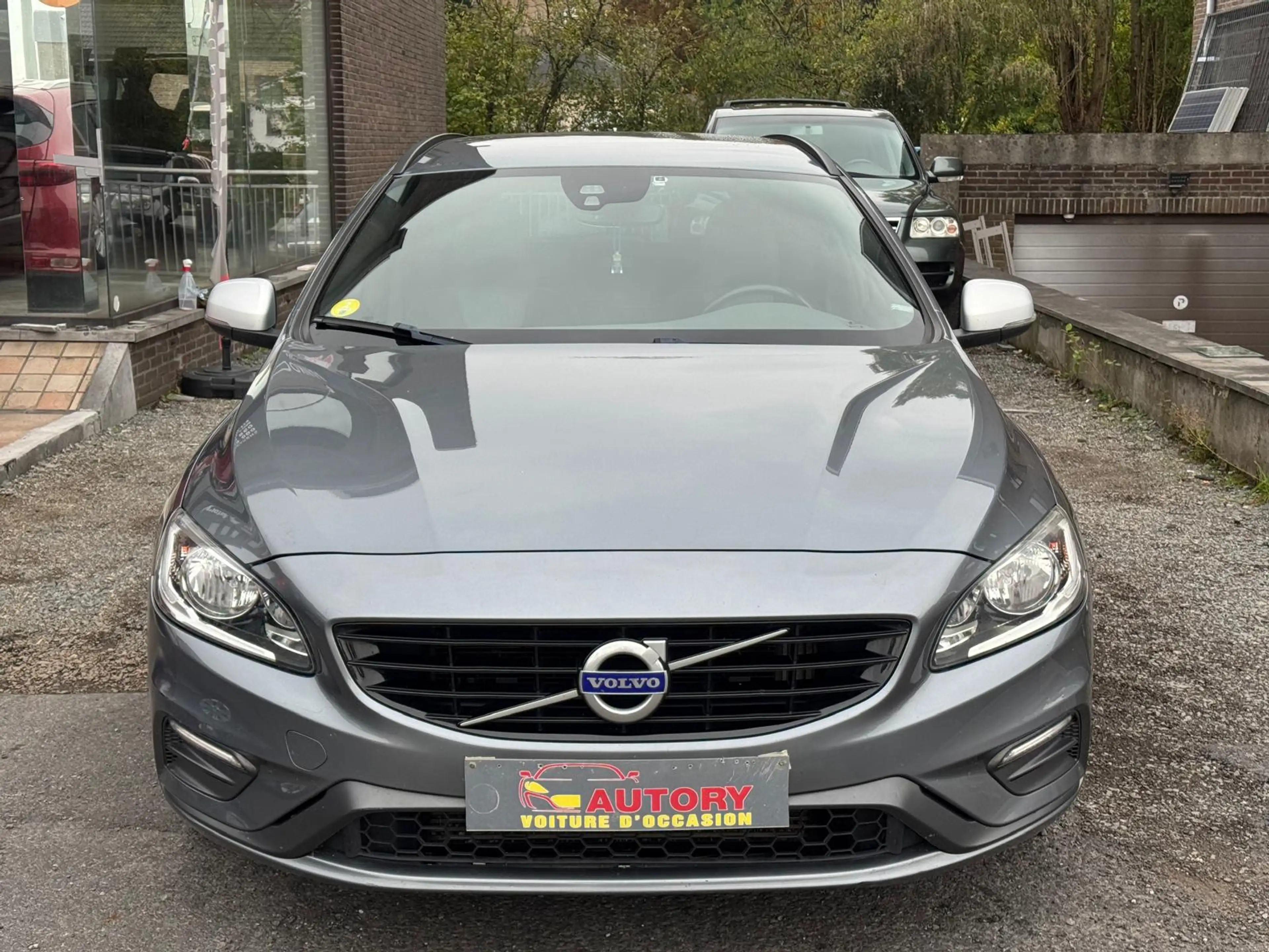 Volvo V60 V60 2.0 D2 R-Design — photo 3
