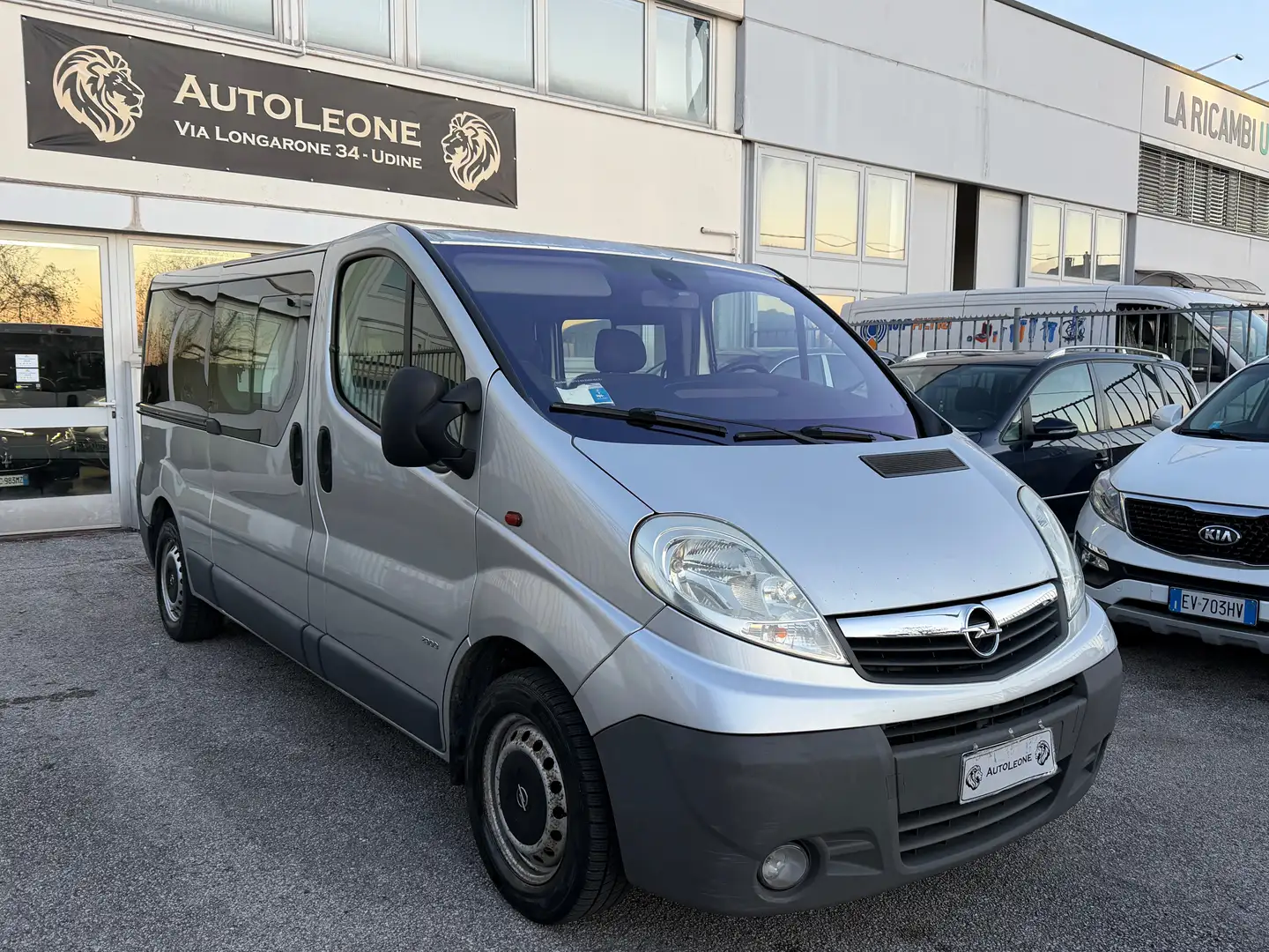 Opel Vivaro 2.0 CDTI 115 Cv 6 posti PASSO LUNGO Grigio - 1