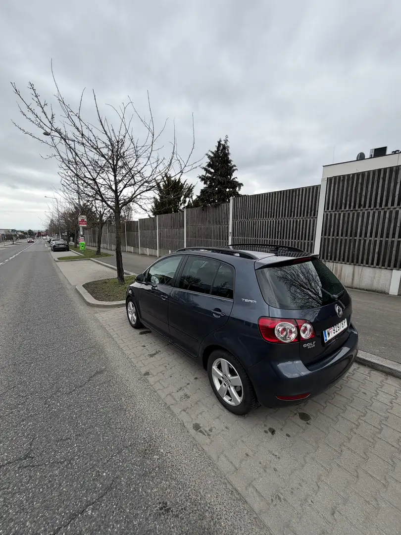 Volkswagen Golf Plus 1.6 TDI DPF BlueMotion Technology Comfortline - 1