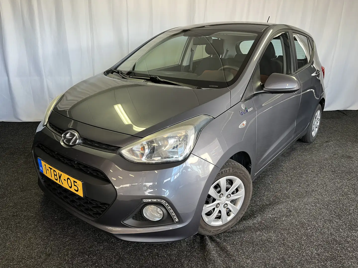 Hyundai i10 1.0i i-Motion Comfort Plus ECC/ELEK.RAMEN/BLUETOOT Grijs - 1