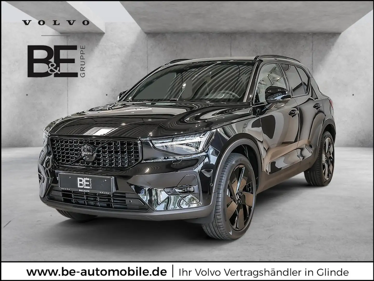 Volvo XC40 2.0 Plus Black Edition 2WD FACEL. LED Schwarz - 1