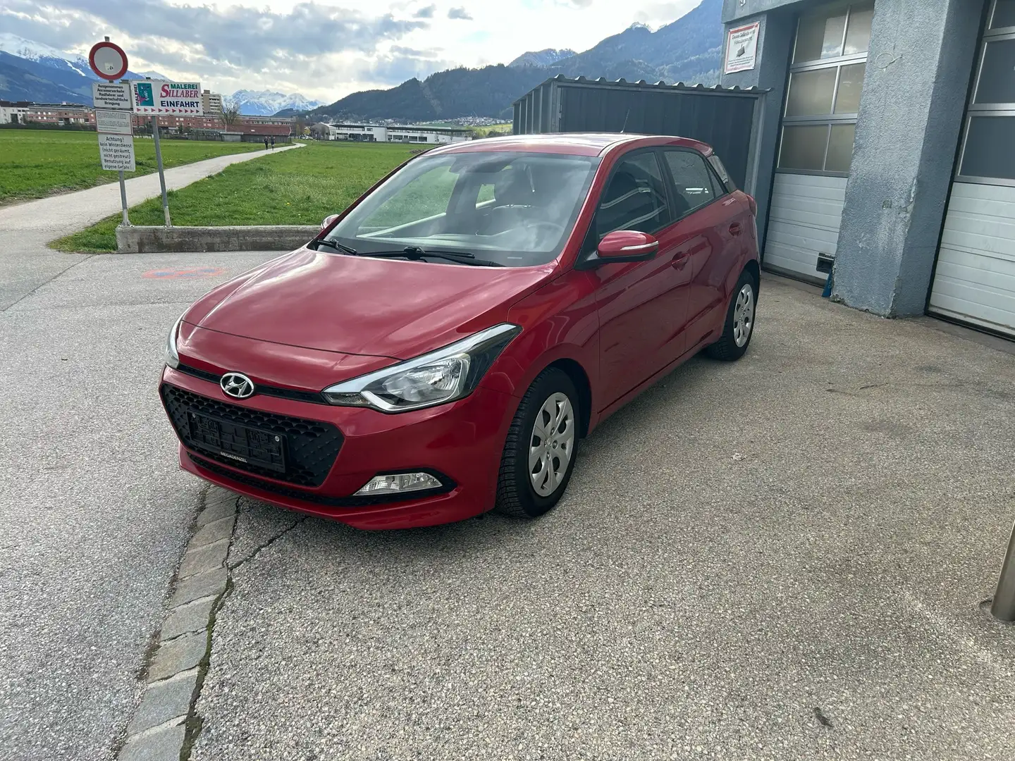 Hyundai i20 1,1 CRDi Limited Plus Start/Stopp Automatik Rot - 2