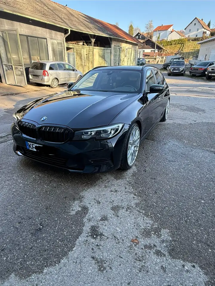 BMW 330
