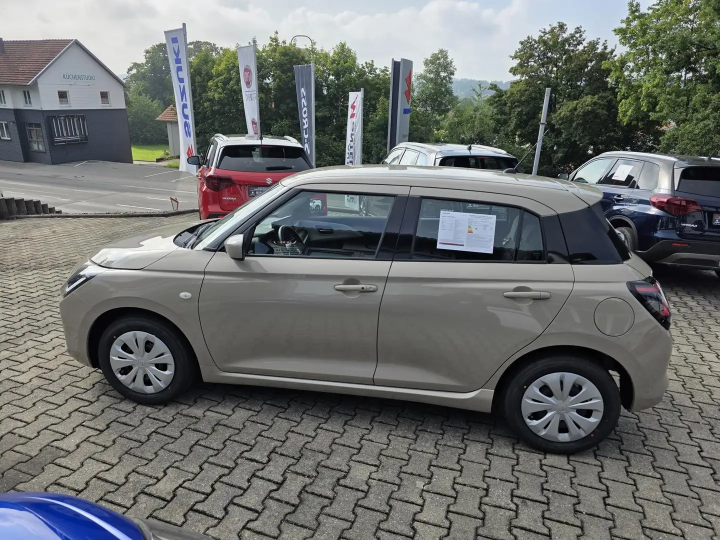 Suzuki Swift SWIFT 1.2 Dualjet Club Hybrid | Sofort Beige - 2