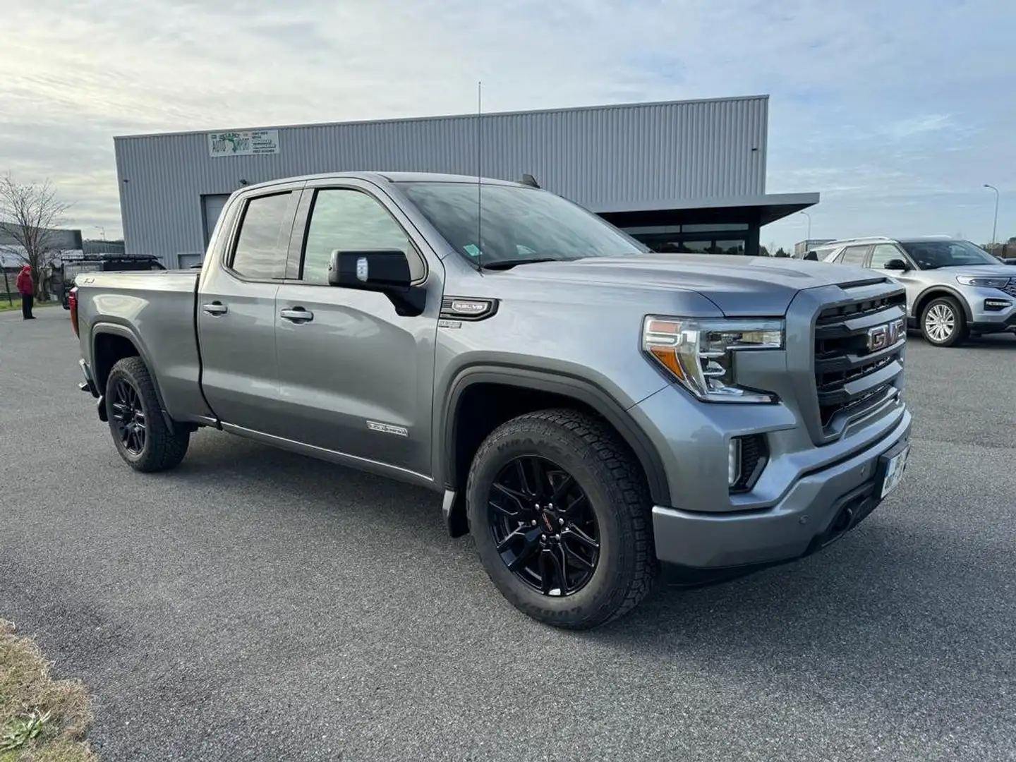 GMC Sierra 1500 ELEVATION V8 5.3L Gris - 2